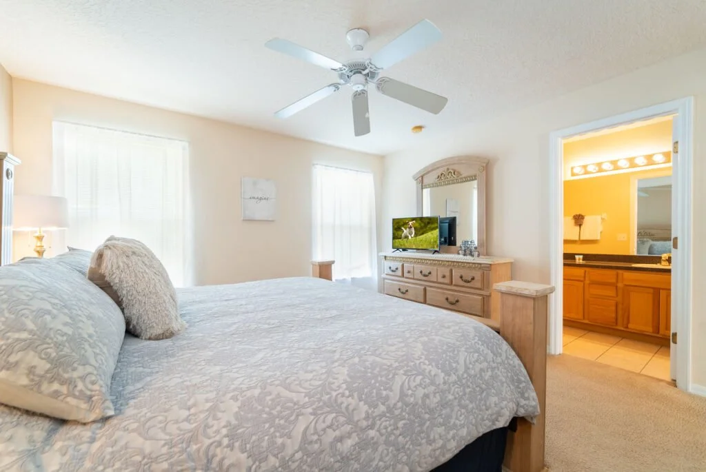Queen Bedroom.jpg
