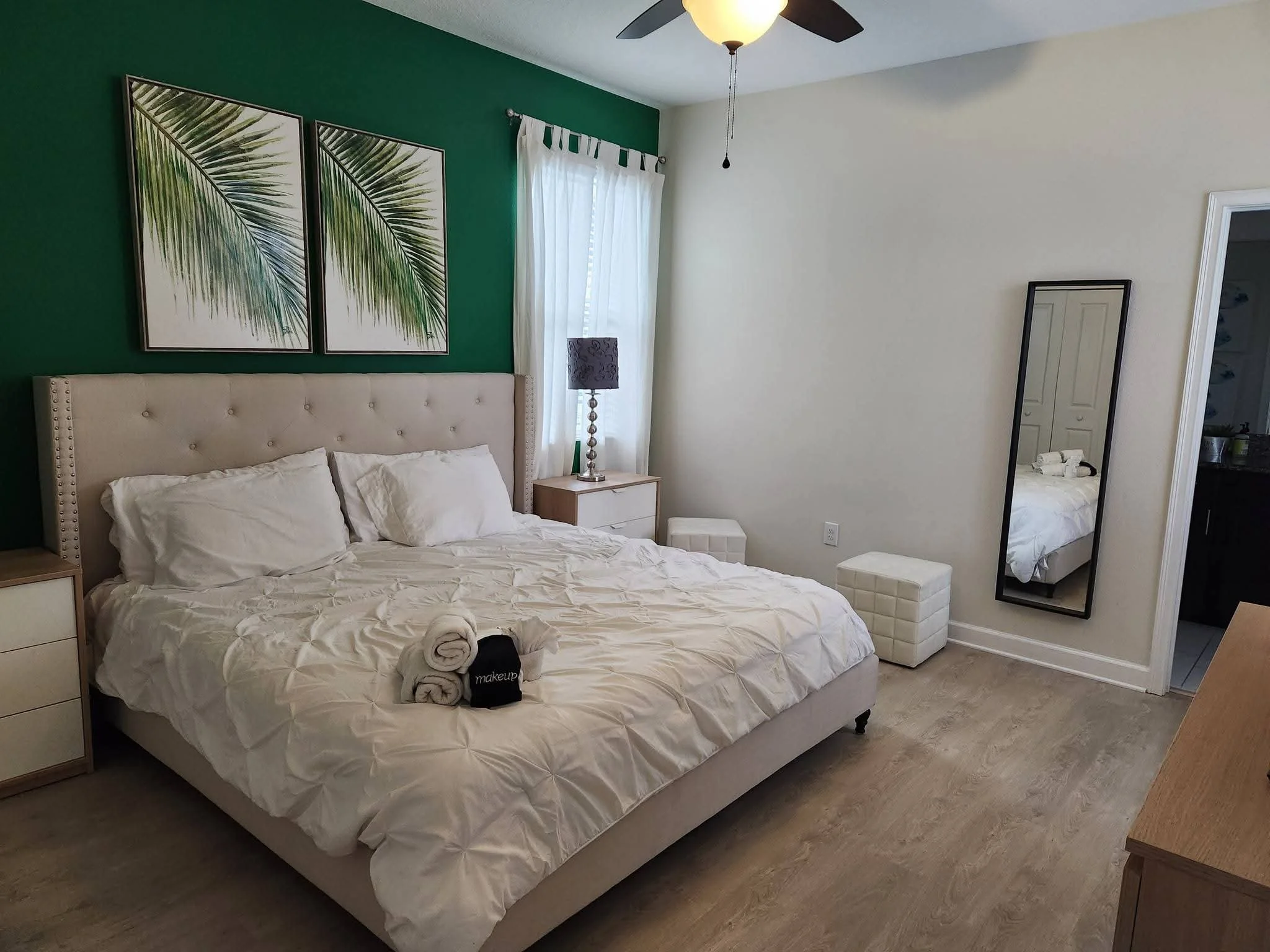 Queen bedroom.jpg