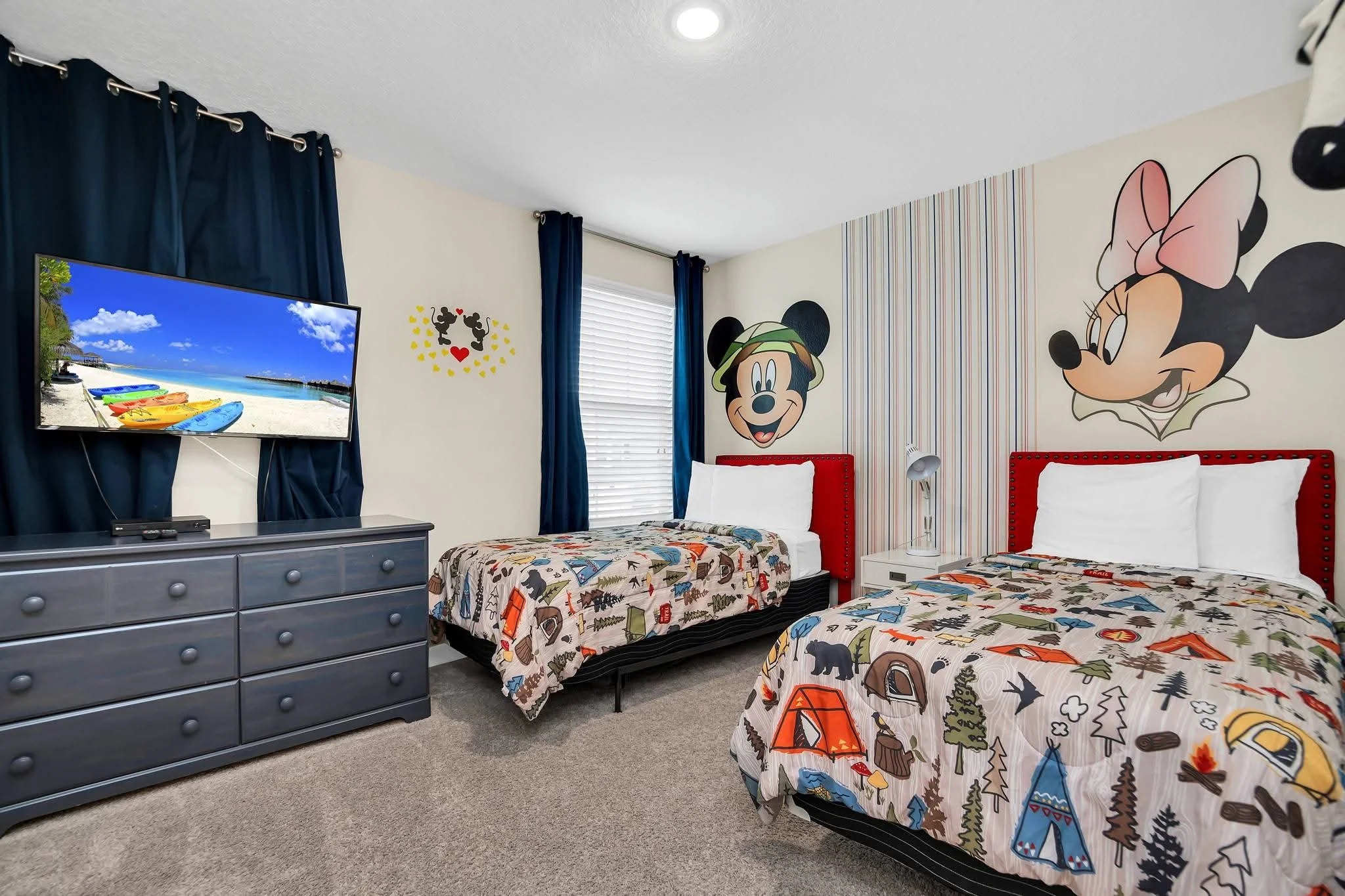 Twin bedroom.jpg