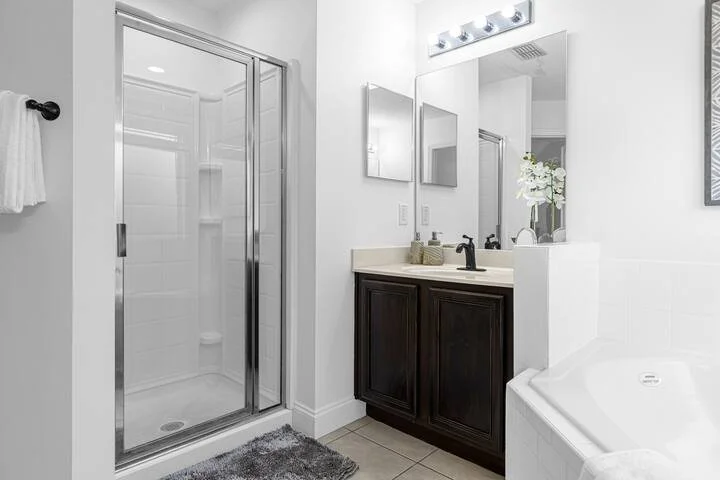 Bathroom 1.jpeg