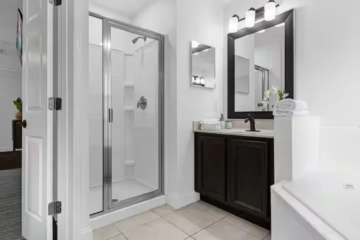 Bathroom 2.jpeg