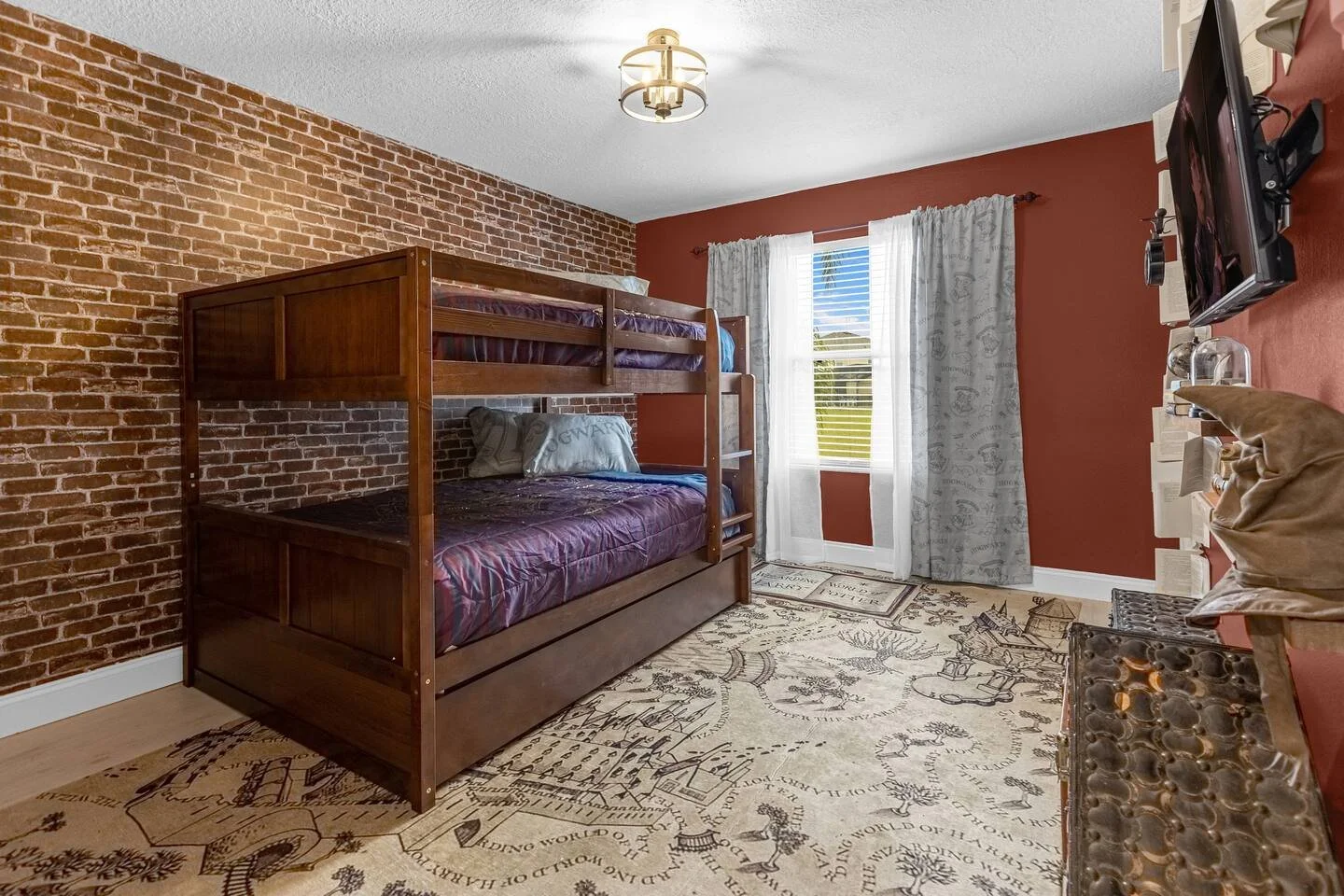 Bunk Beds in Harry Potter Room.jpeg