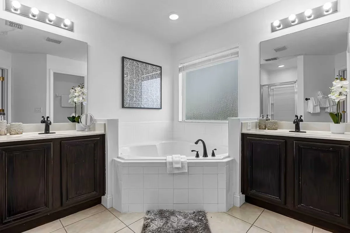 En-suite Jacuzzi.jpeg