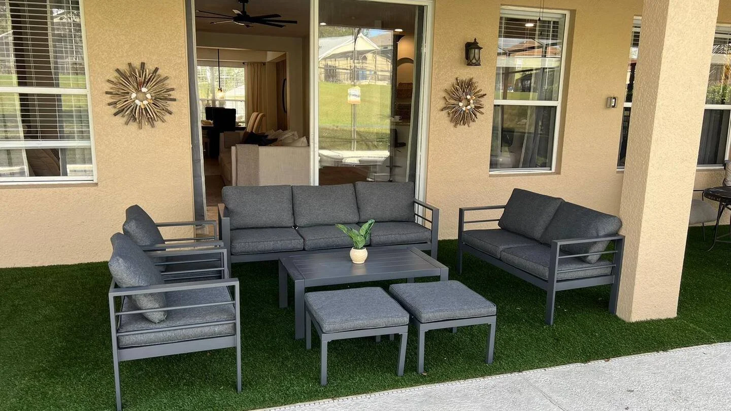 Outdoor Seating.jpeg