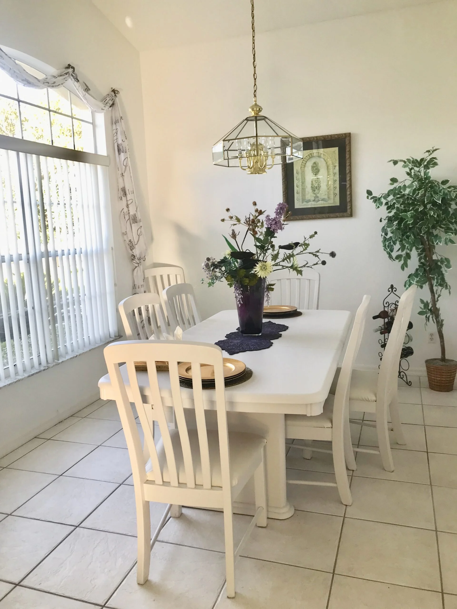 Dining Area.jpeg