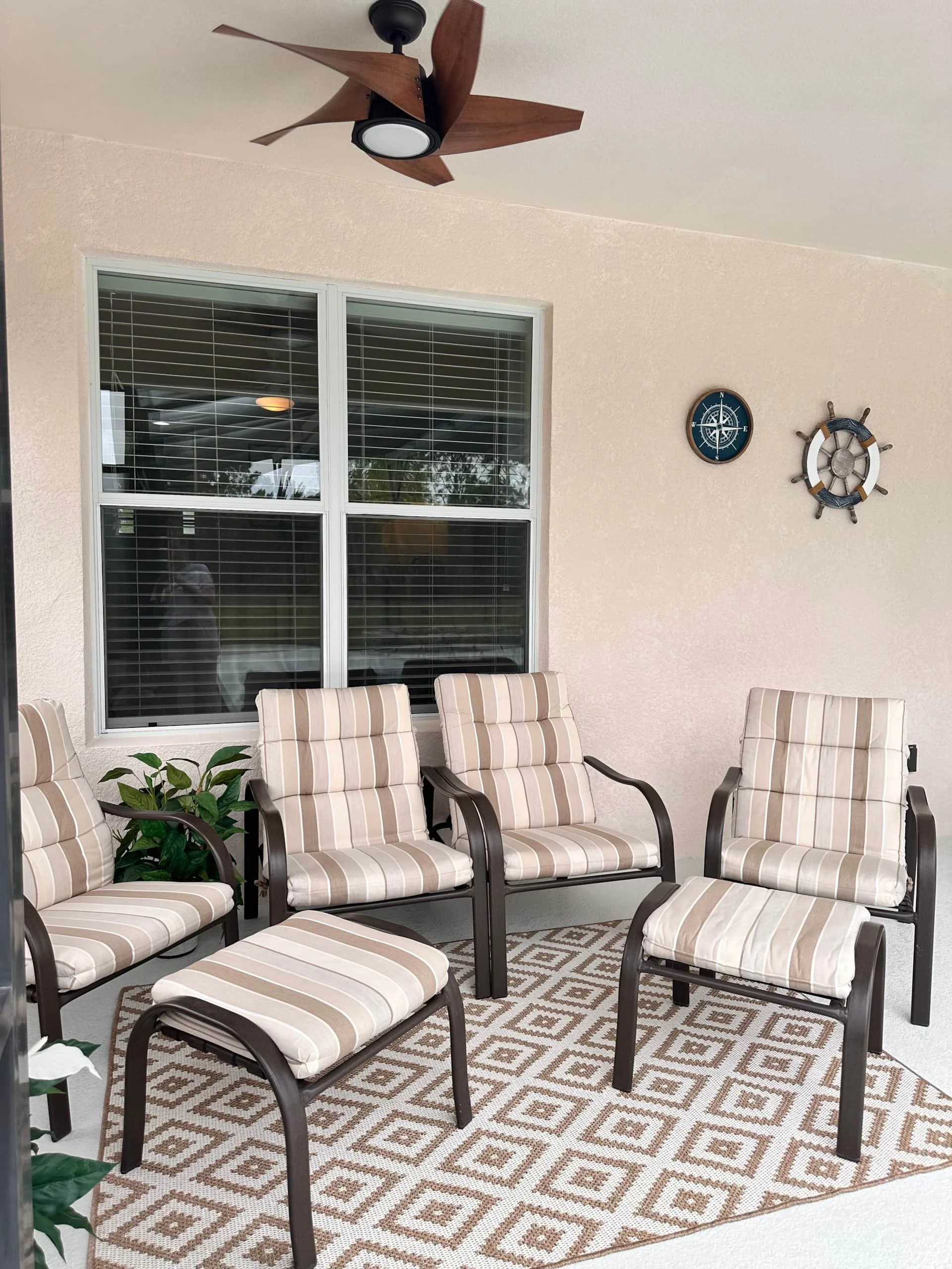 Outside Cosy Corner.jpg