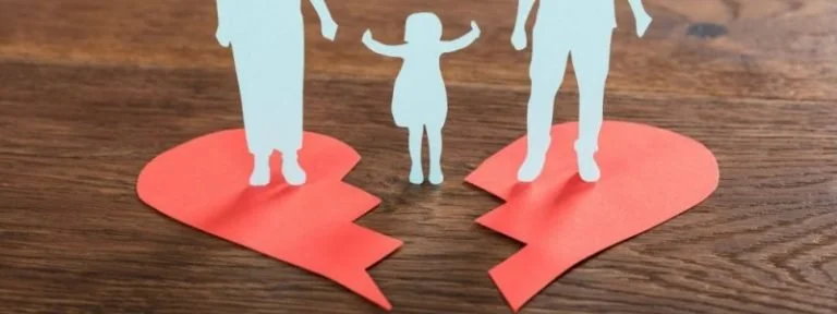 "Gelukkig ben je al volwassen" - Waarom de late scheiding van je ouders juist zoveel pijn doet als je volwassen bent