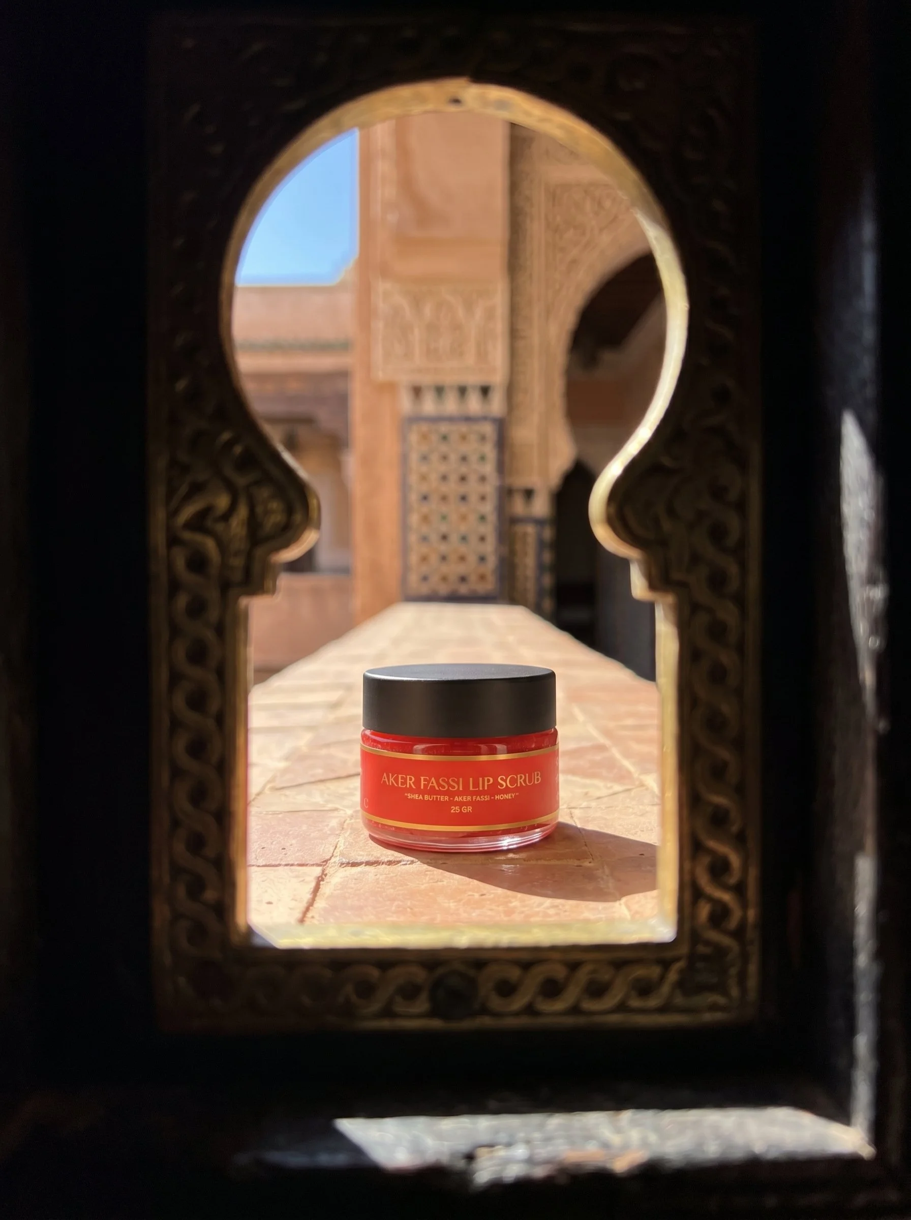AKKER FASSI LIP SCRUB (13).jpeg