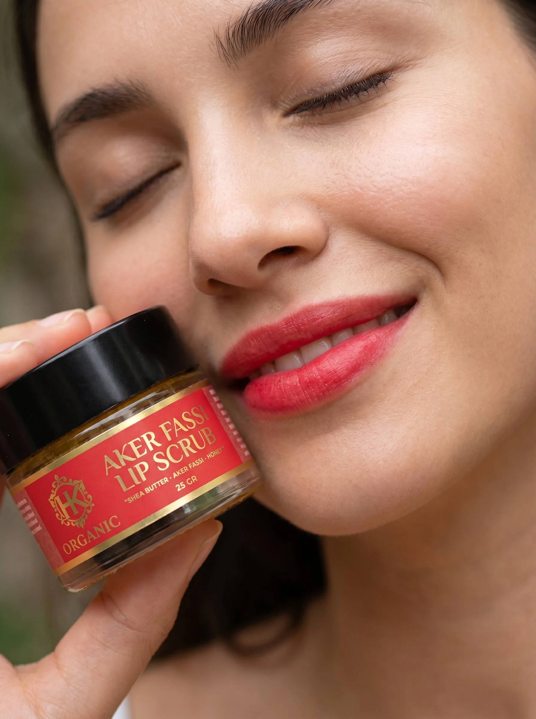 AKKER FASSI LIP SCRUB (2).jpeg