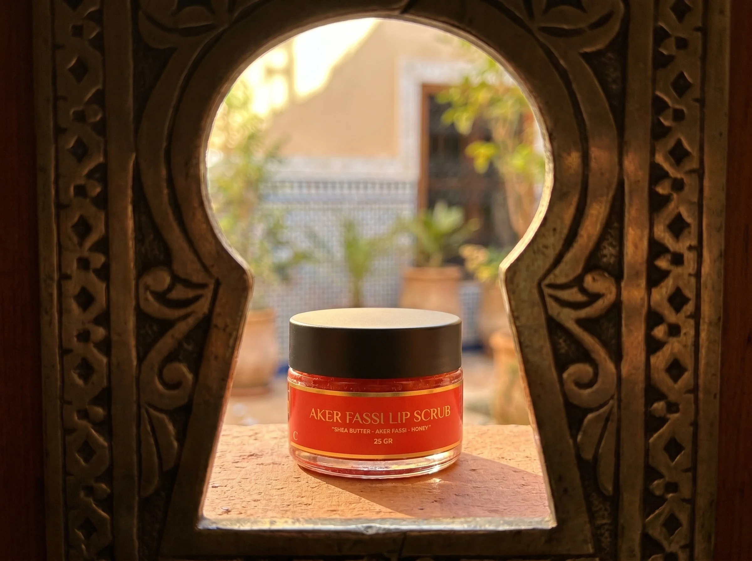 AKKER FASSI LIP SCRUB (14).jpeg