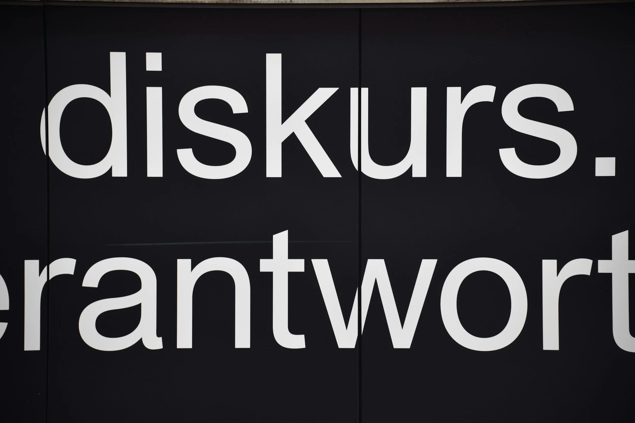 Diskursvulnerabilität und Demokratie: Spannungsverhältnis Meinungsfreiheit und Strafrecht