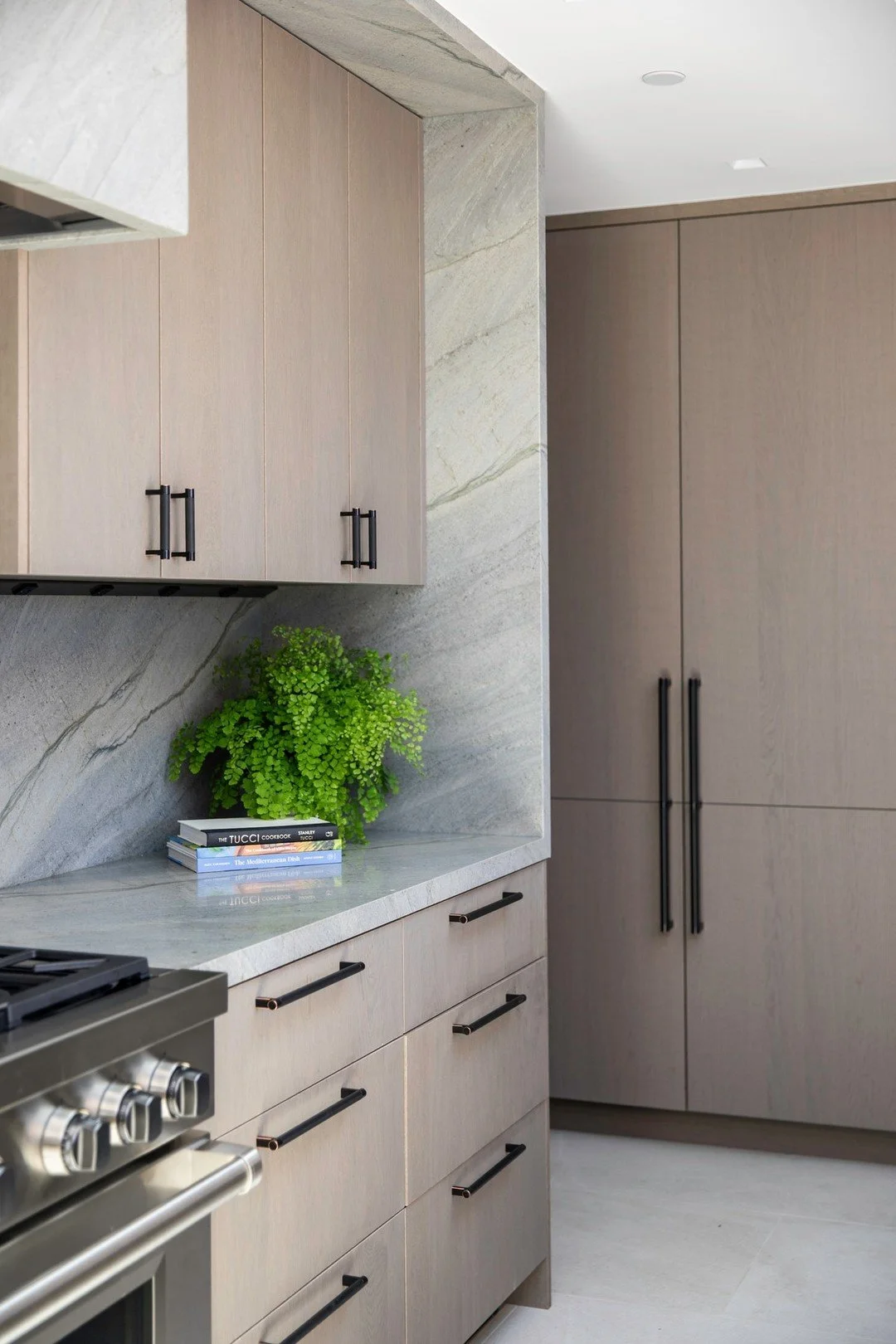 From big decisions to the tiniest touches, we handle every detail to make your dream home come together flawlessly. Swipe left to see all the work that goes into this one area.

Builder: Cal America Construction
Interior: Payton Addison

#AndersLasat