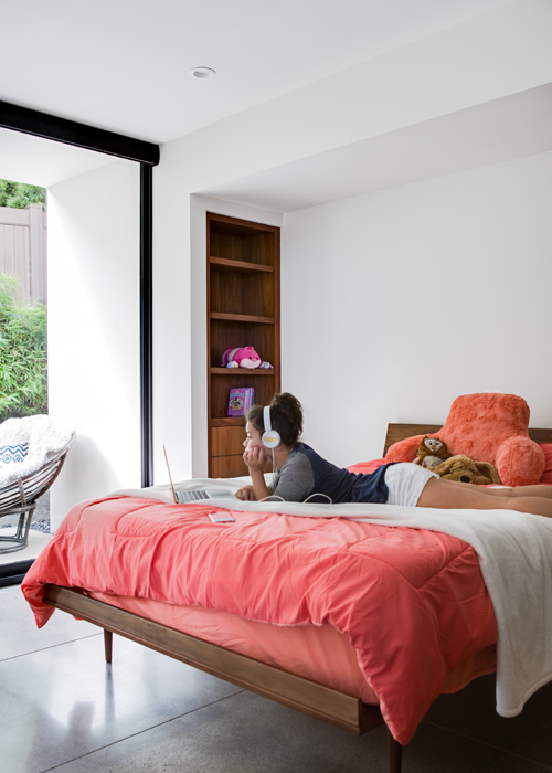 10-cornelio_bedroom.png