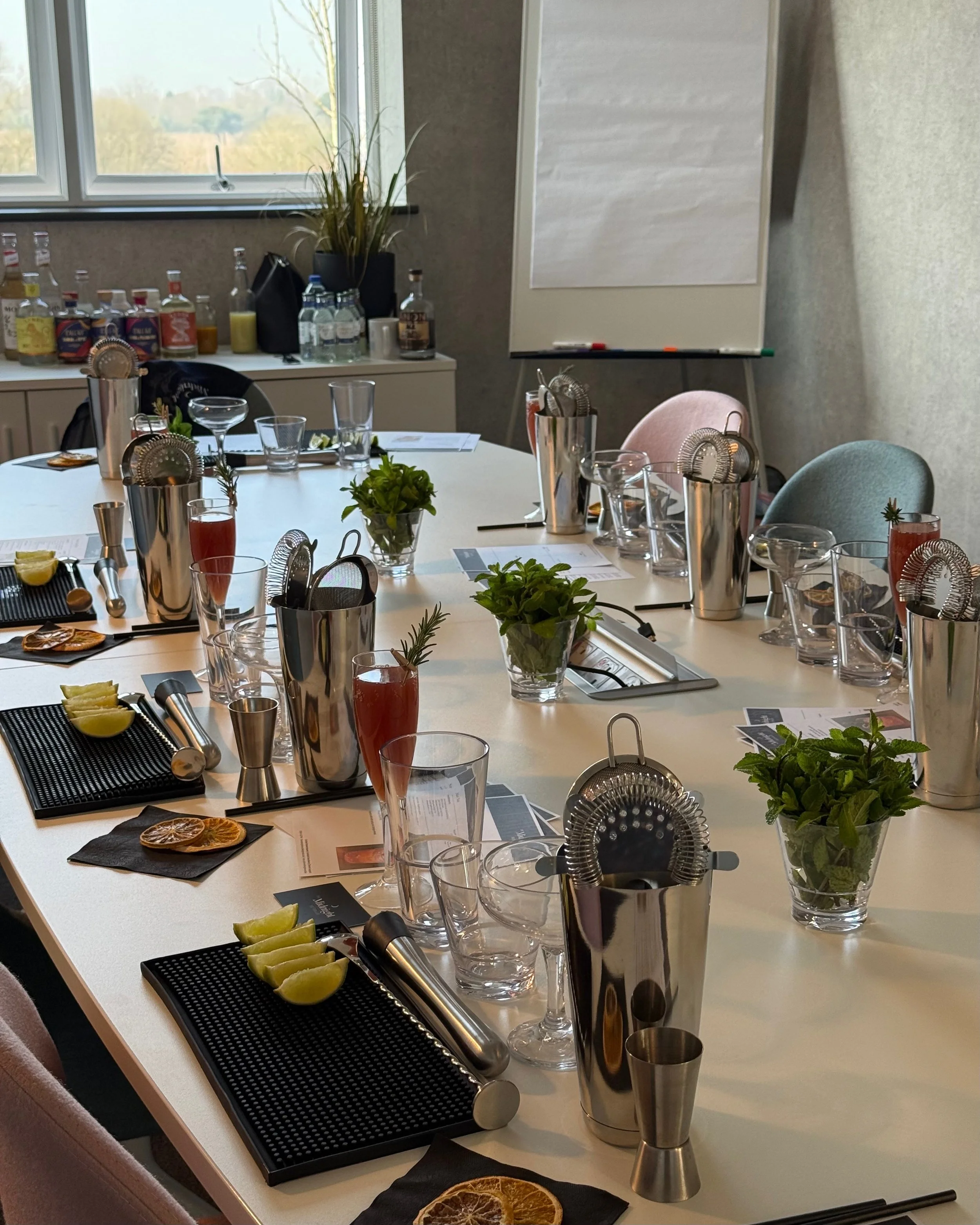 masterclass-corporate-cocktail-class.jpeg