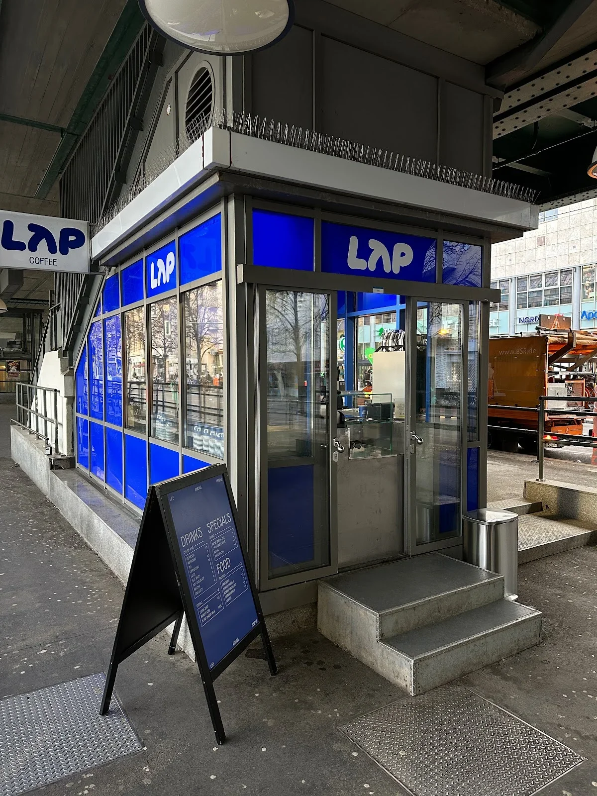 004.webp