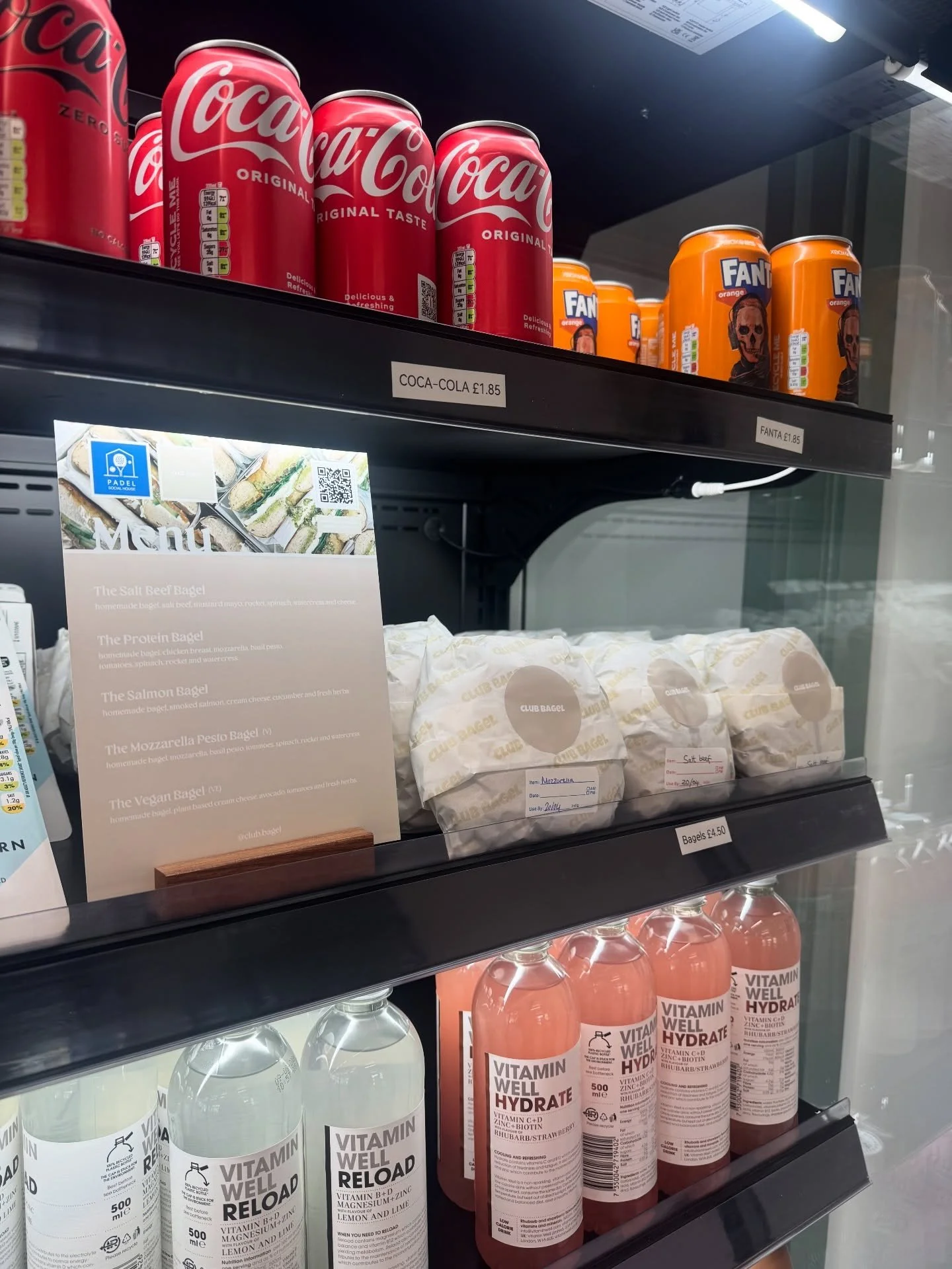 In case you missed it, we are back and stocked in @padelsocialhouse_ 🥯 

So pop down for a game of Padel and enjoy some of our freshly filled homemade bagels in the cafe afterwards! 🎾