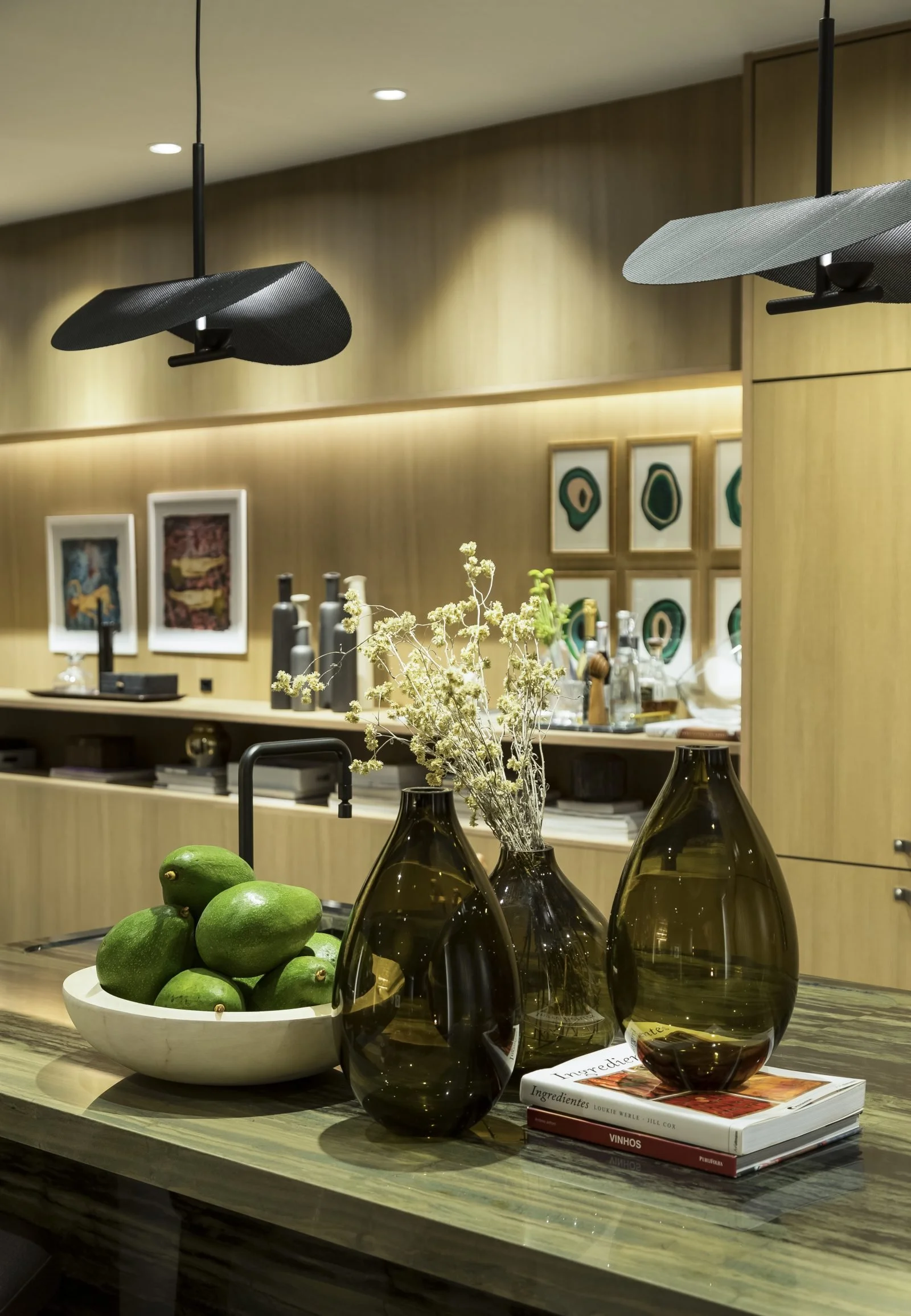 Pendente Onyx indireta ambientada preto.jpg