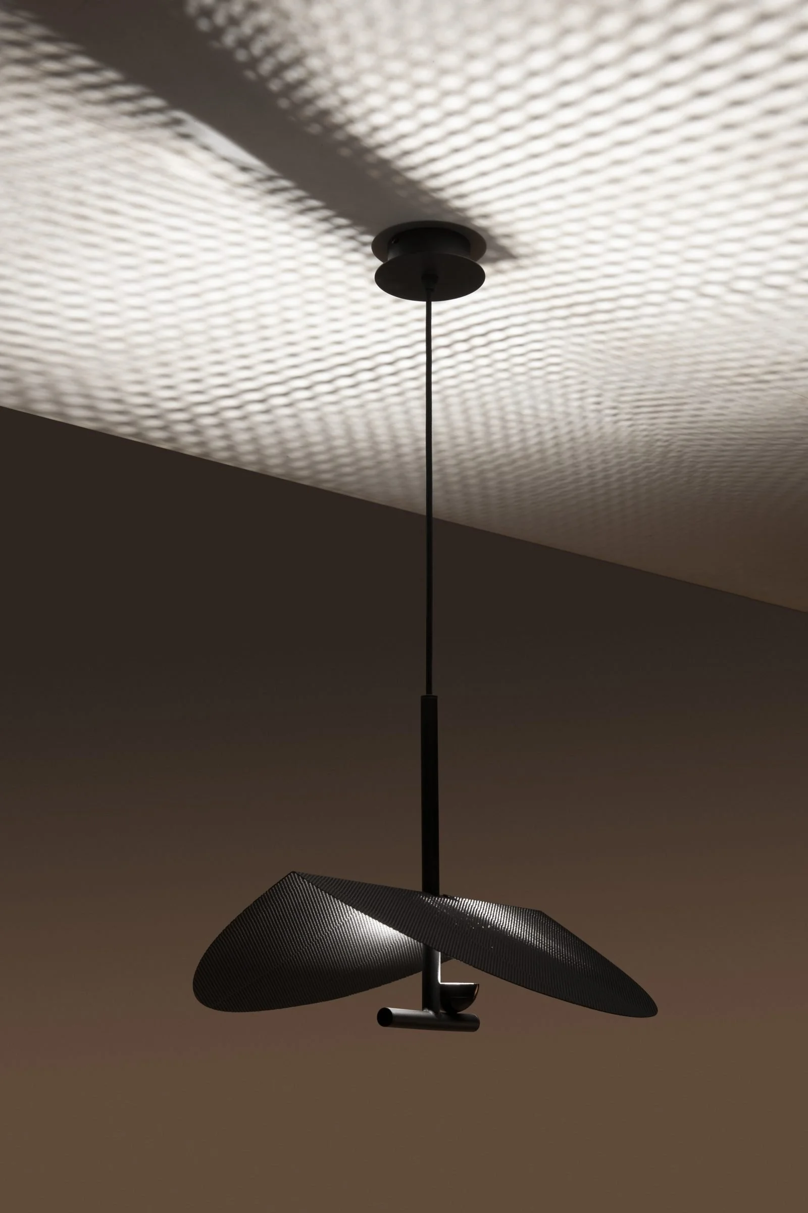 Pendente Onyx indireta ambientada.jpg