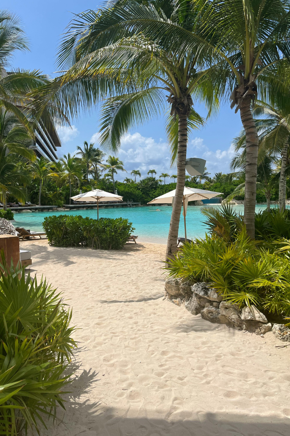 Cancun beach.png