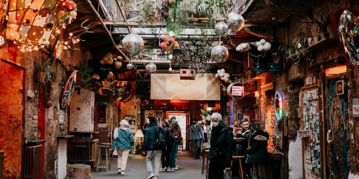 Szimpla Kert, Ruin bar