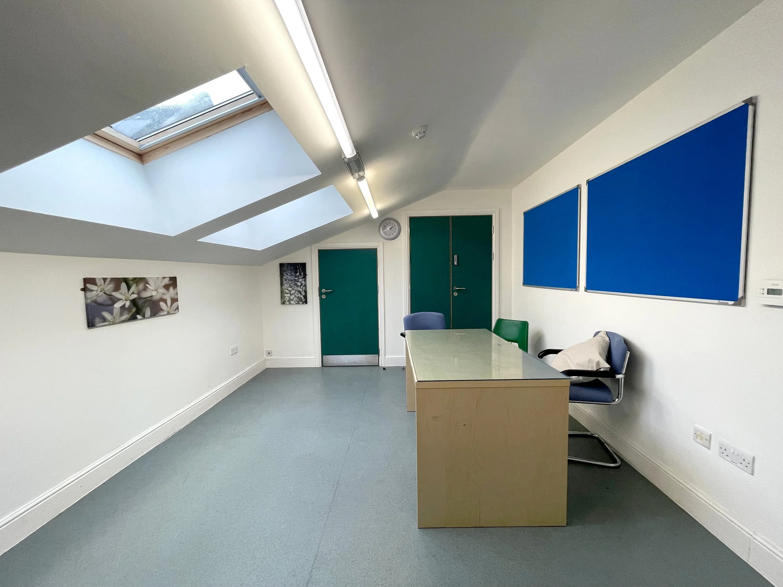 Meeting Room B

Dimensions: 7m by 7m, 
Seating up to 49 people