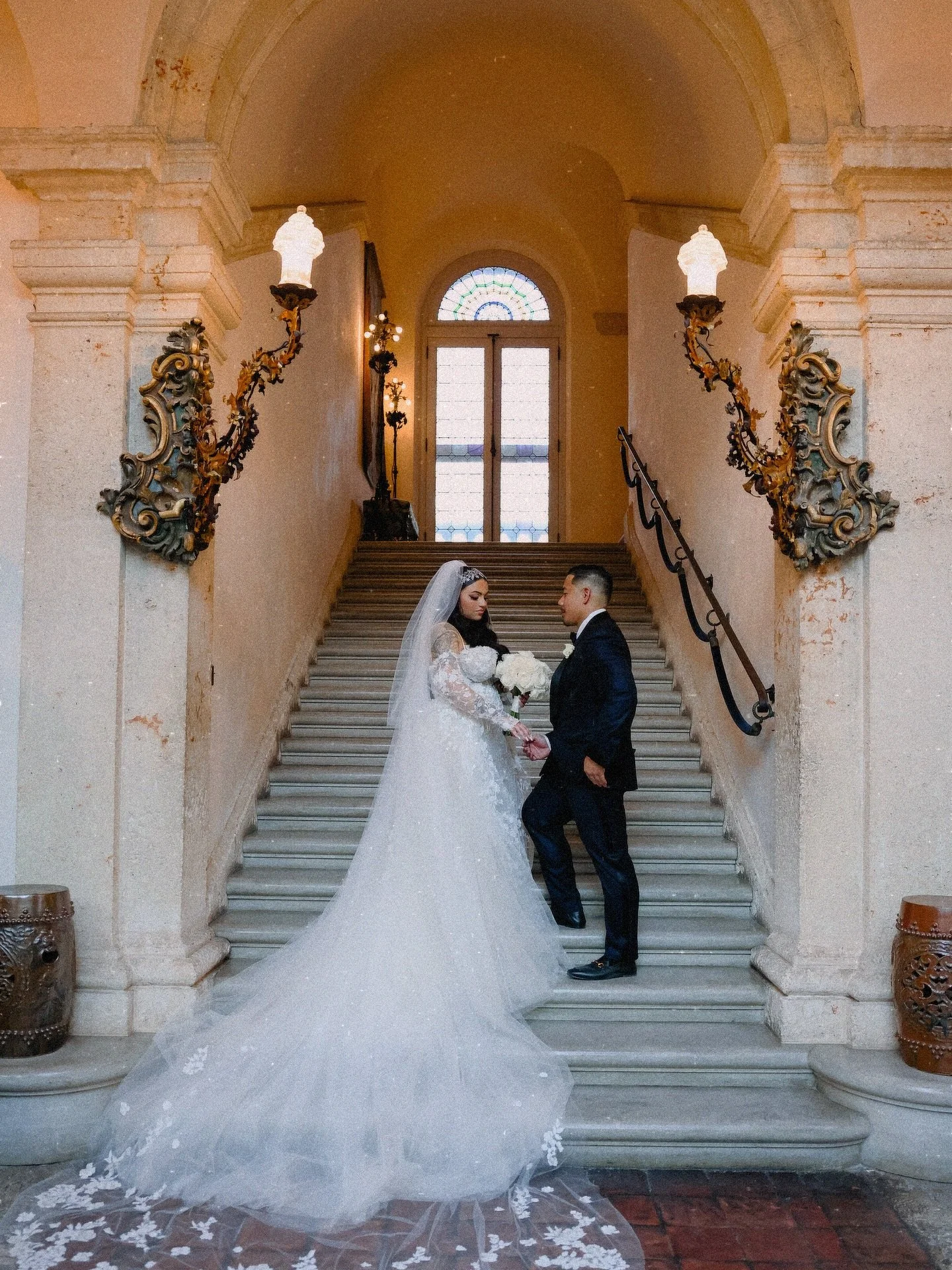 There&rsquo;s nothing quite like a wedding at @vizcaya_museum. Timeless, romantic, and effortlessly beautiful. A few of my favorite captures from this day. 

@jenniferjevents 
@petalprod 
@motivecinemas 
@beautyby_renata
