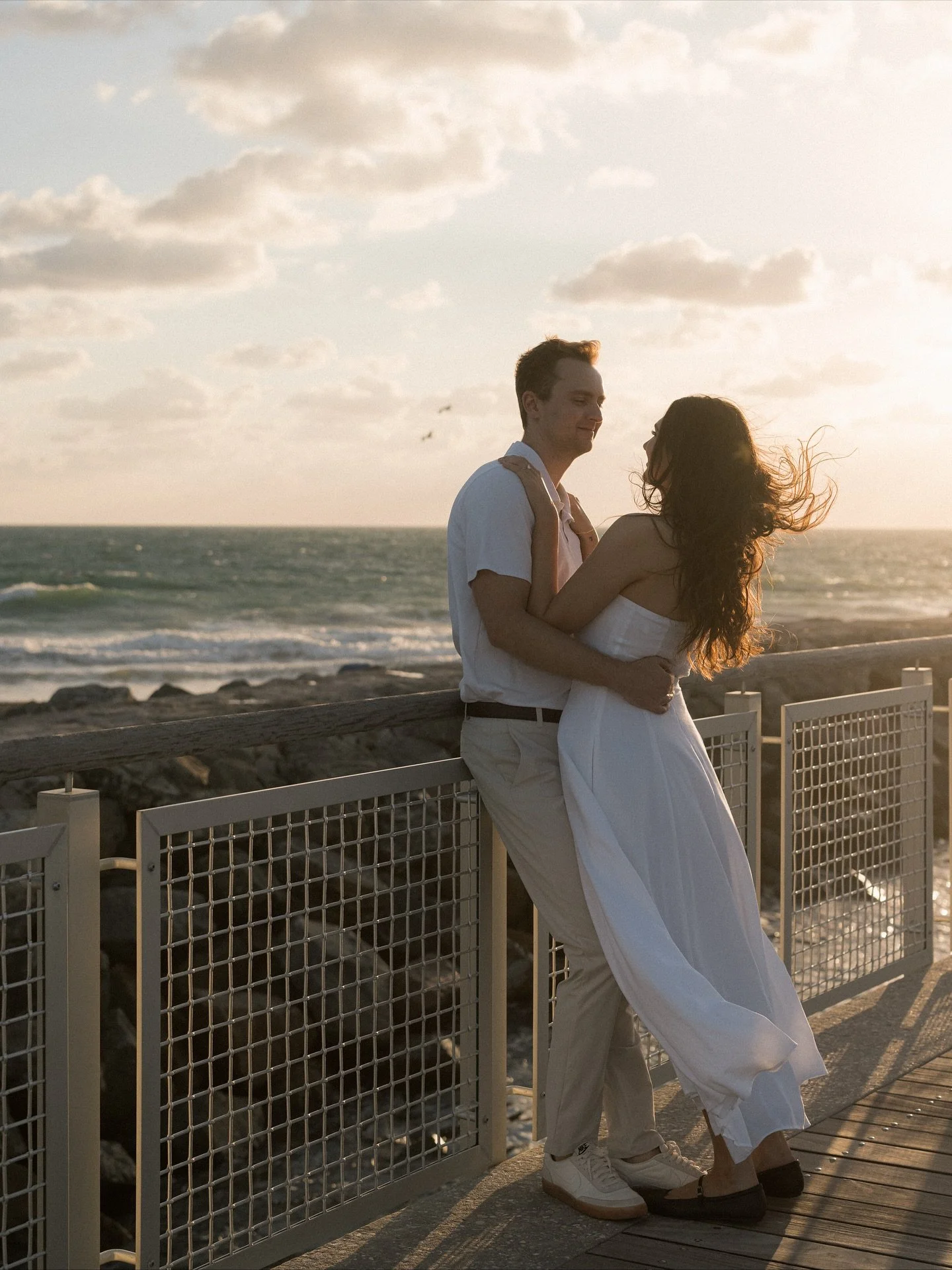 Foster + Joe joined me at sunrise for their engagement session on the beach 🤍
@kellyaltierweddings