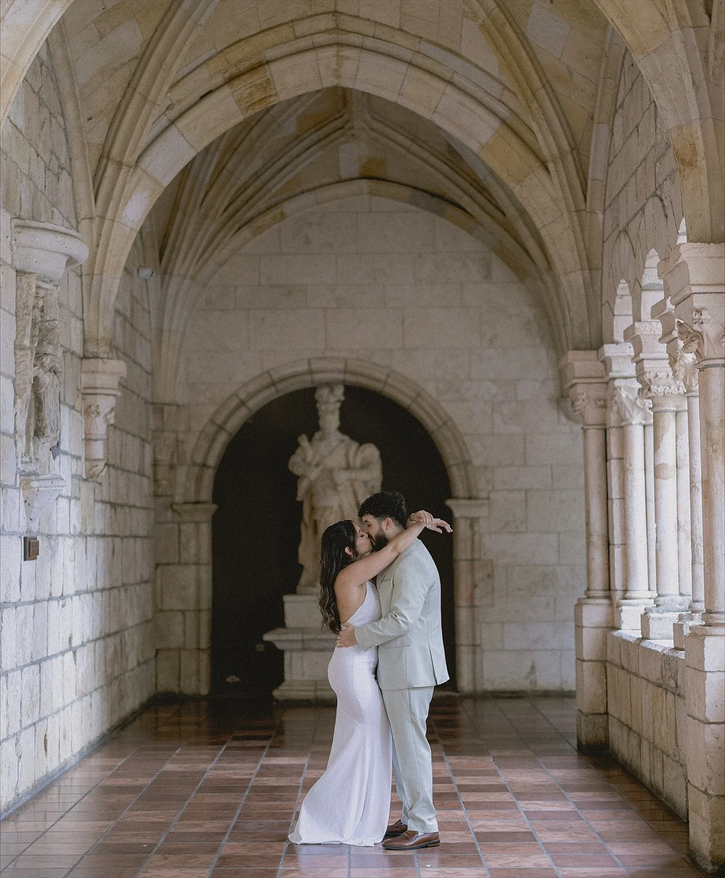 Christal + Michael 🤍 happy to have them back in front of my lens soon :) 

@spanishmonastery