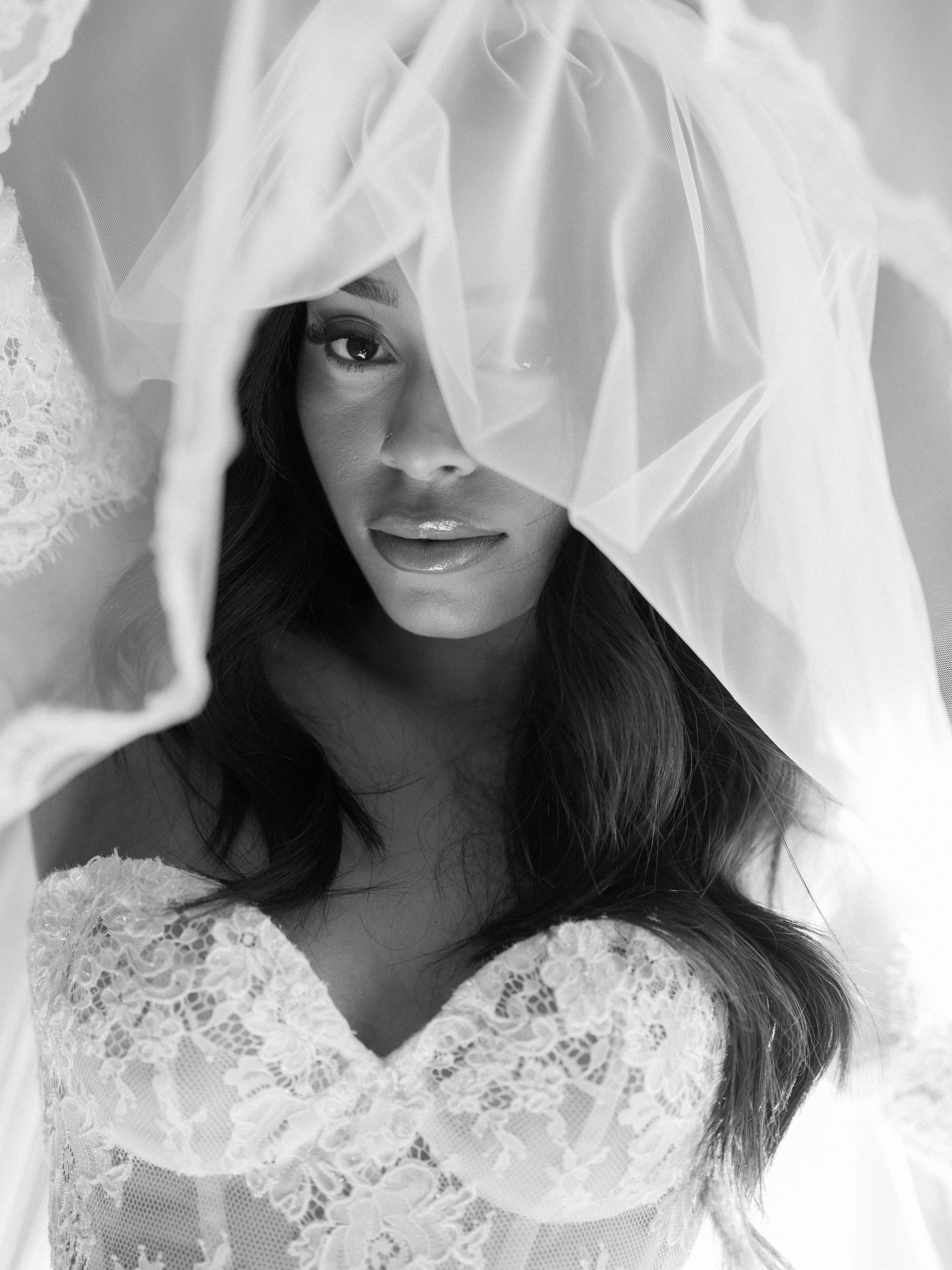 Kehinde in @galialahav 

There&rsquo;s so much to share from this wedding day, but it felt right to start with the beautiful bride.

Always a treat when I get to work with my girl @mua_ttt_tia 

Venue @bellacollinaweddings 
Bridal valet: @meaghan.ons