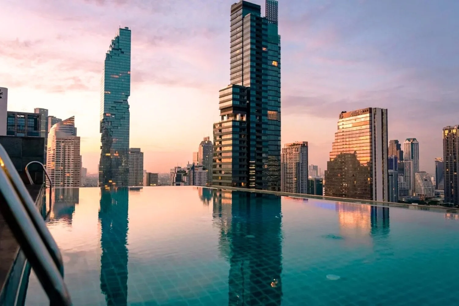 carpe-asia-bangkok-rooftop-skyline-bar.jpg