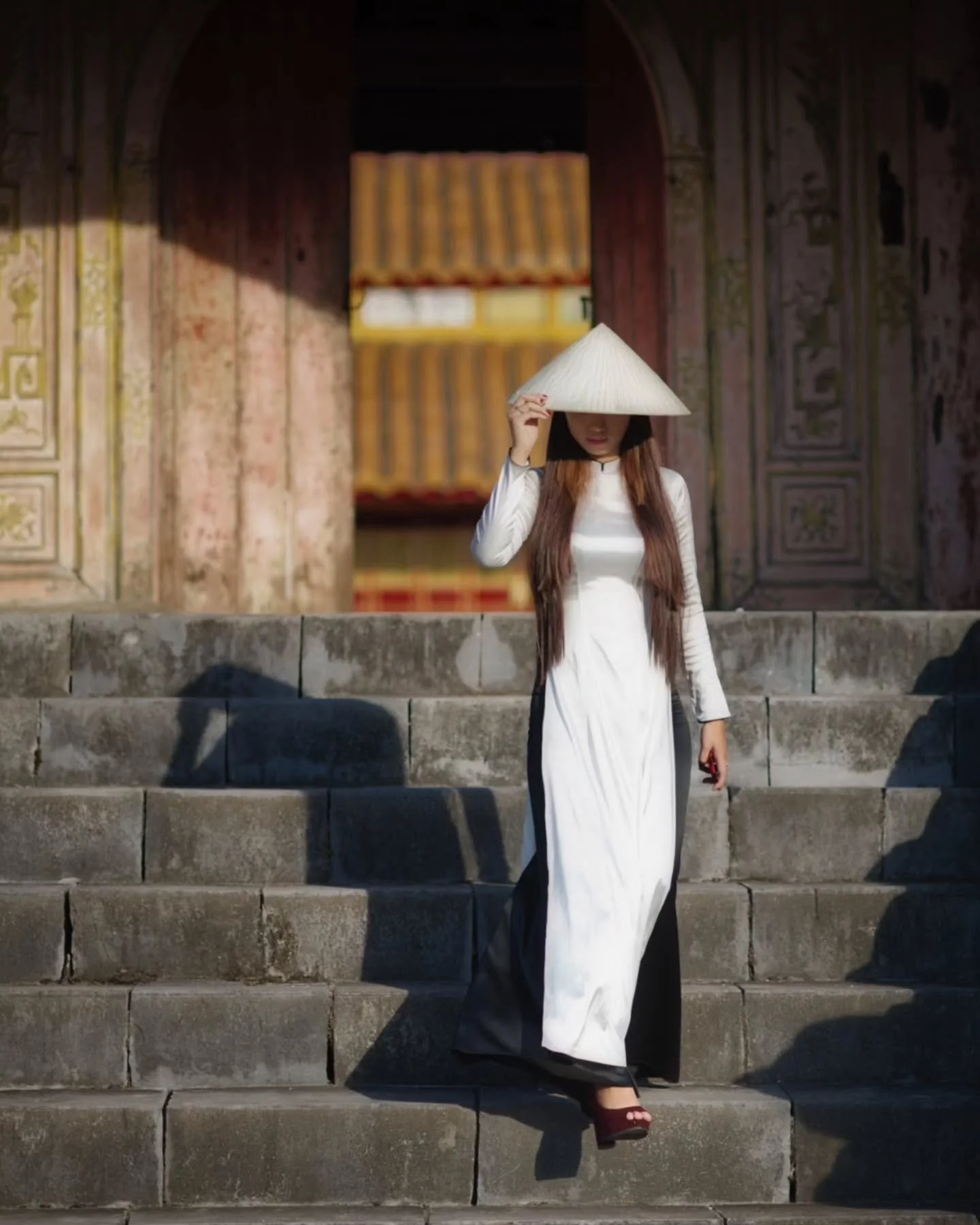 ​Imperial echoes in Hue. The grace of the Ao Dai against ancient stone.

www.carpeasia.com
Your Journey, Elevated
