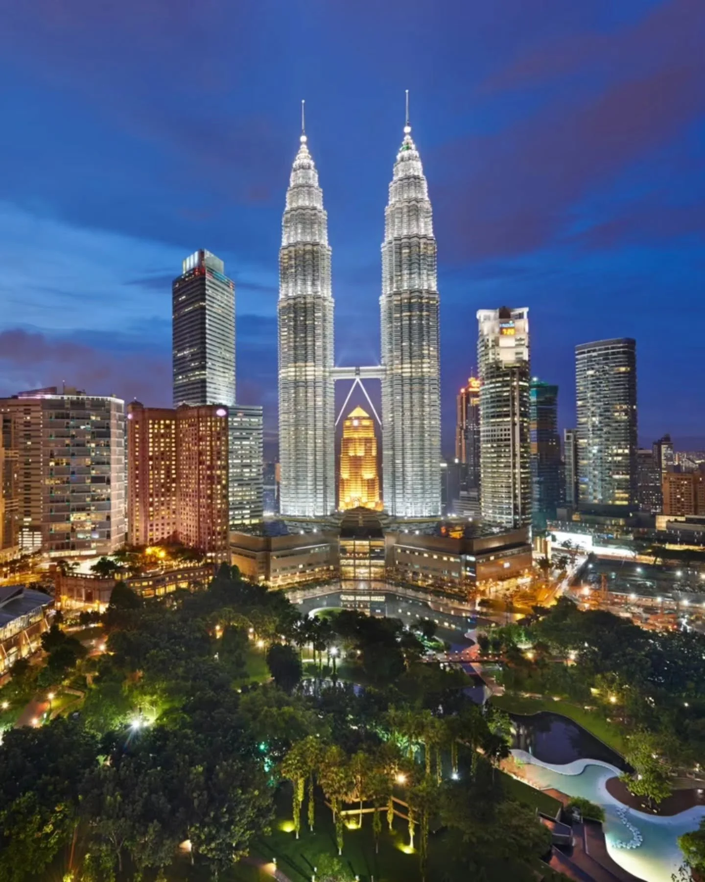 The definitive Kuala Lumpur address. Nestled between the iconic Petronas Towers and the green expanse of KLCC Park, this is where city luxury begins. 

www.carpeasia.com
Your Journey, Elevated