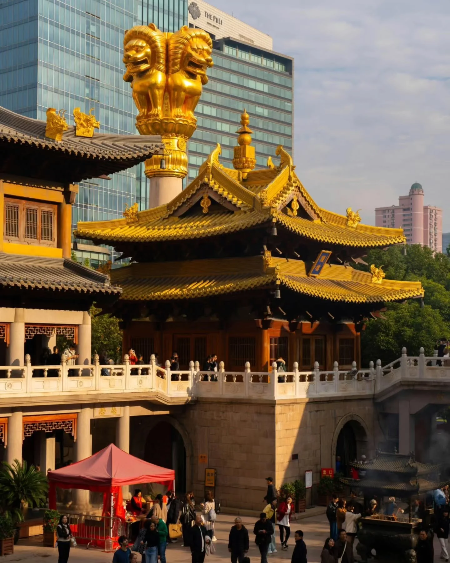 Where the past meets the present
The Buddha Tooth Relic Temple stands golden in the heart of Chinatown &mdash; tradition framed by modern Singapore.