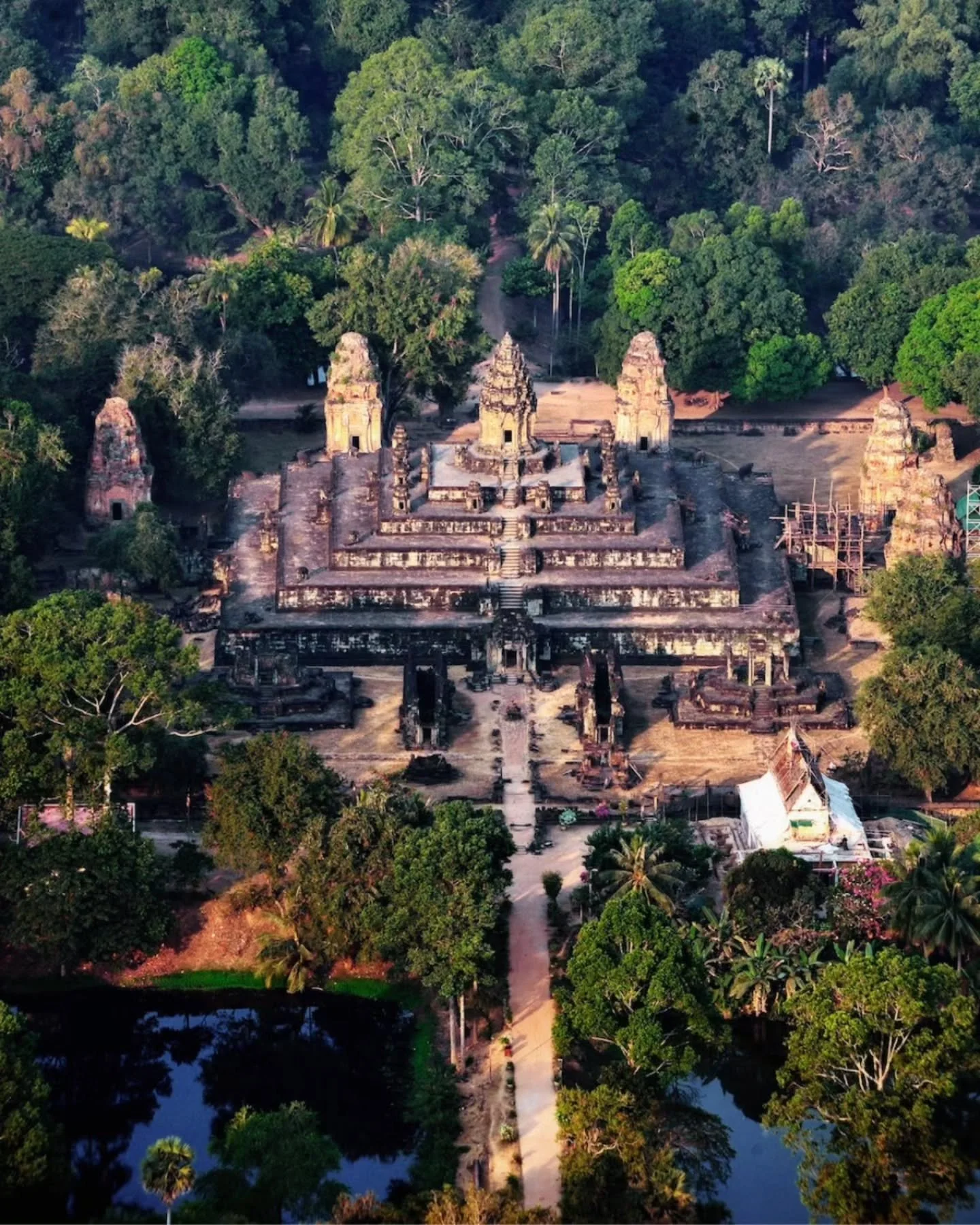 A kingdom reclaimed by nature. Viewing the majesty of the Khmer Empire from above is a reminder of timeless grandeur.

www.carpeasia.com
Your Journey, Elevated