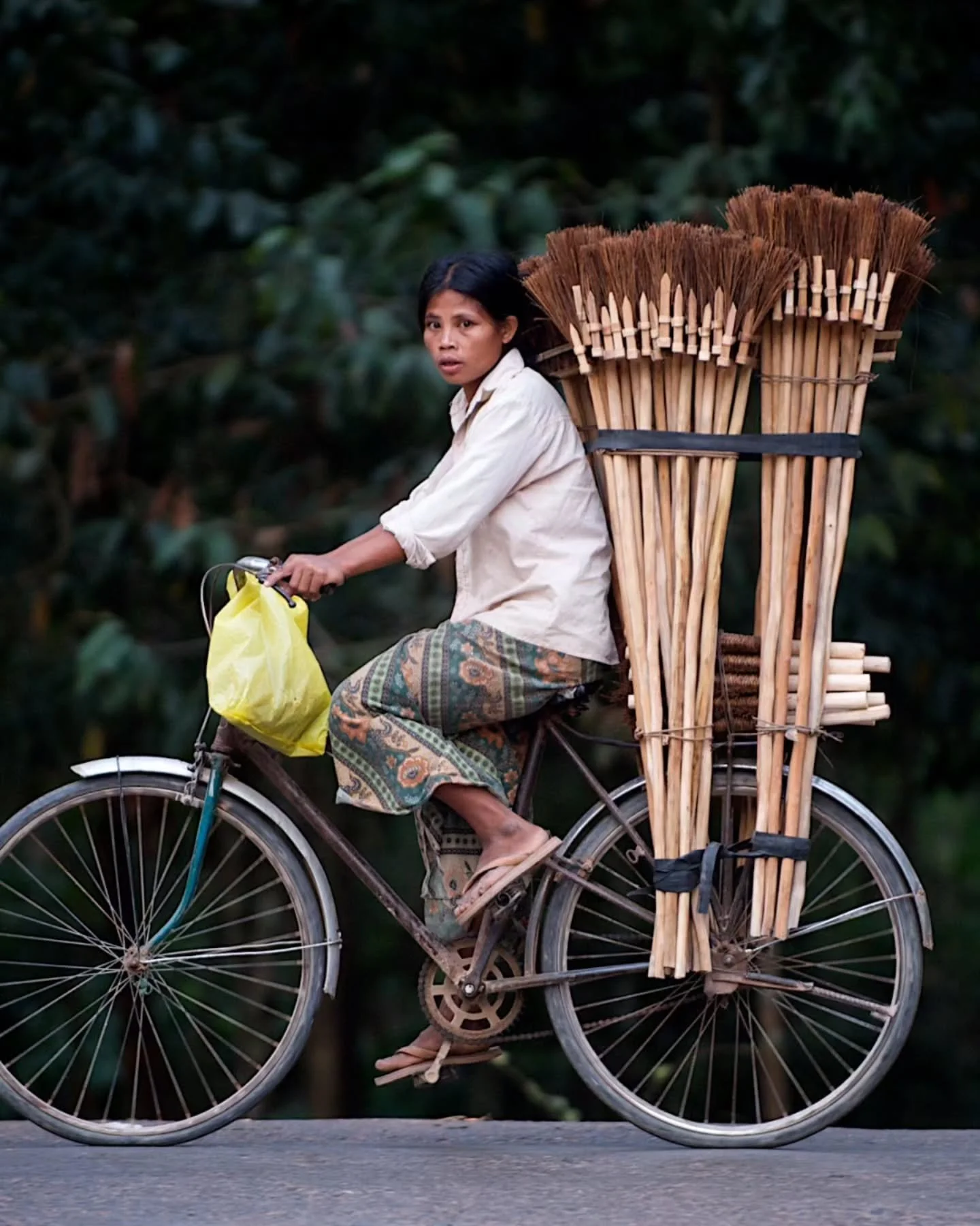 The beauty of everyday life. Capturing the incredible balance, strength, and daily hustle on the local roads of Southeast Asia. It&rsquo;s these quiet, authentic moments that make travel so rich.

www.carpeasia.com
Your Journey, Elevated