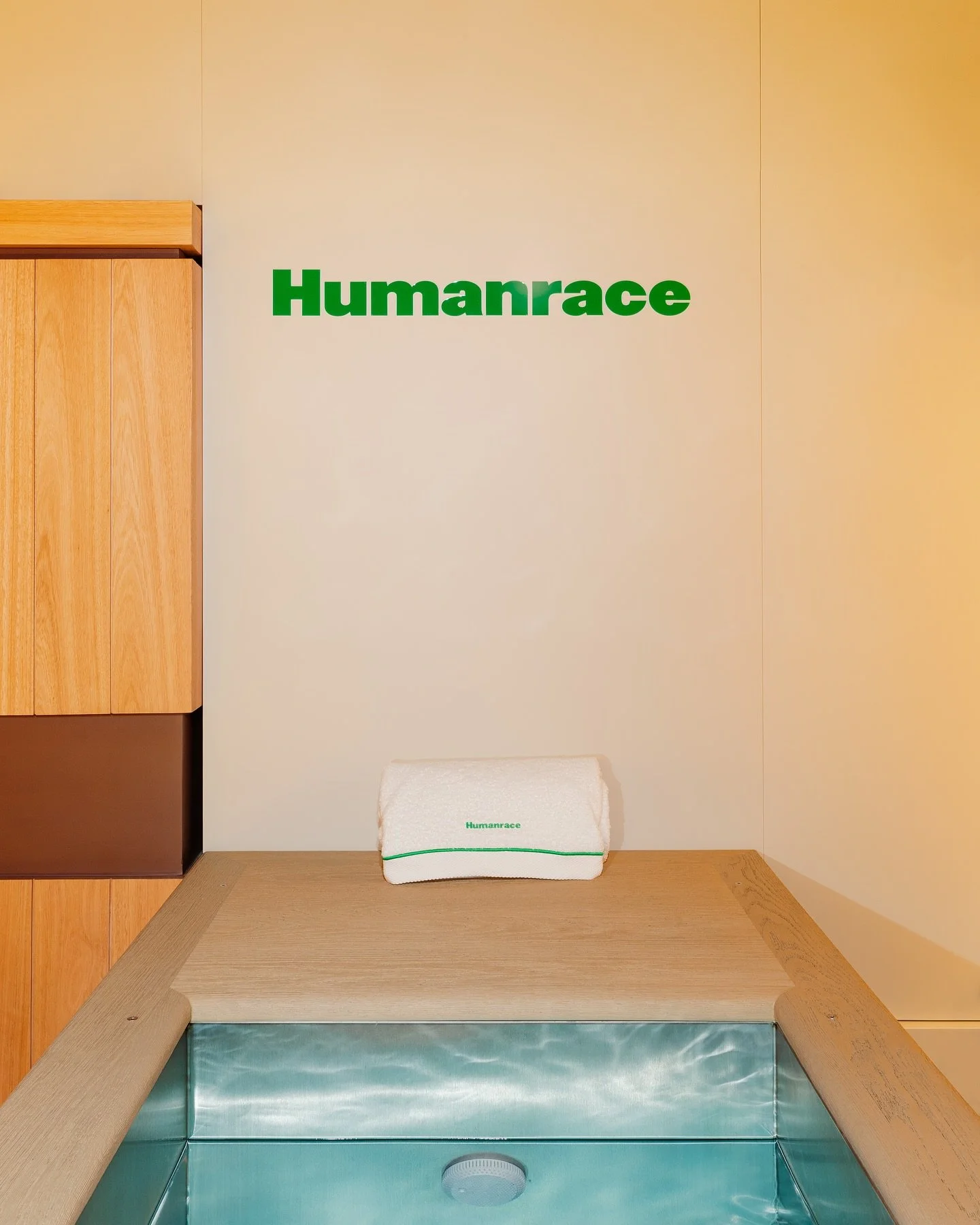 humanrace_1745342040_3616513612949594461_10741285071.jpg