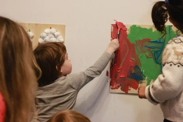 Last weekend&rsquo;s Toddler Messy Art &amp; Sensory Play class was themed around raindrops, rain clouds, and rainbows! The perfect experience for what was a very rainy day. These toddlers truly embraced the marvelous mess and left no space unexplore