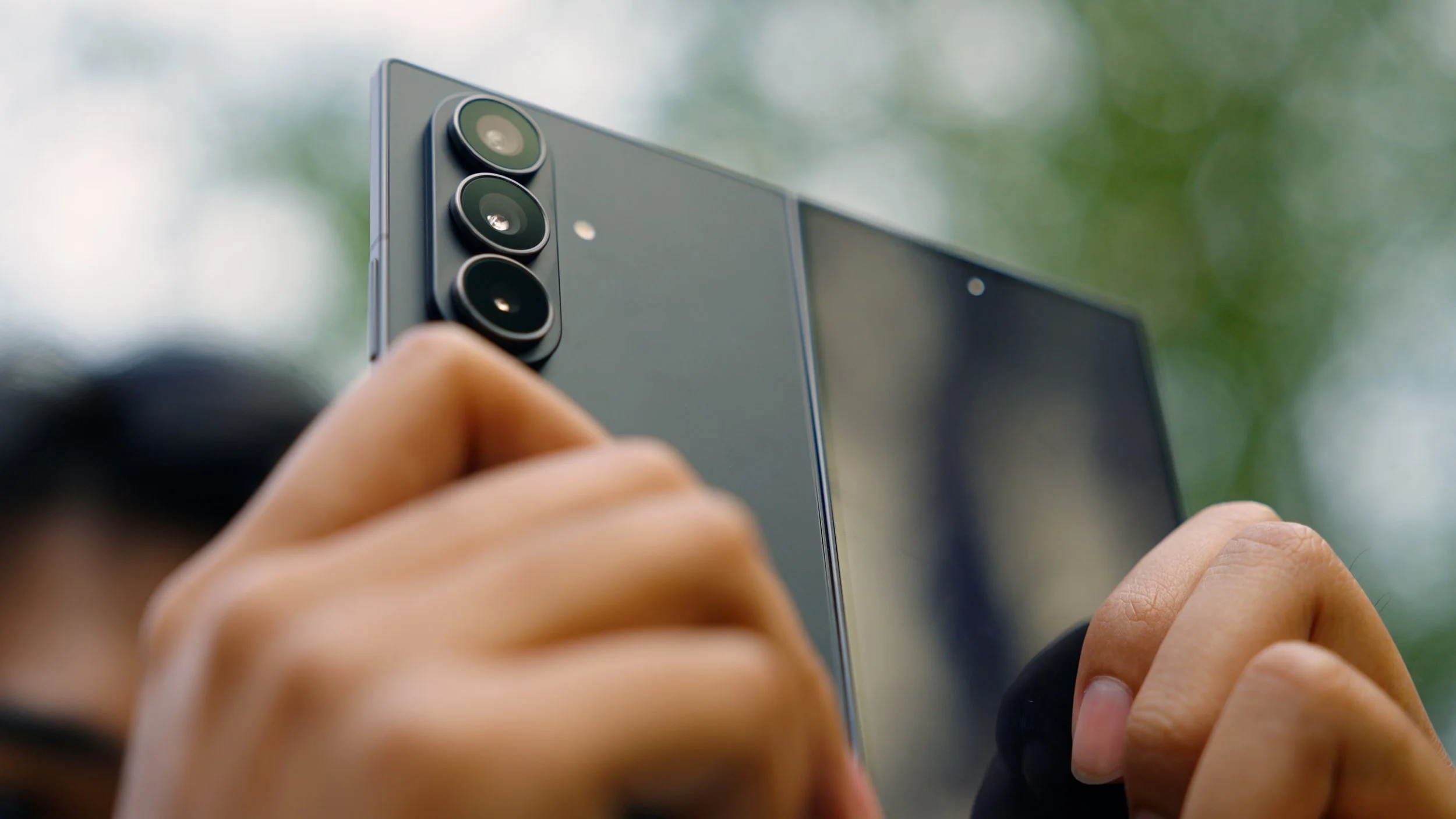 Traveling and Creating with the Galaxy Z Fold7