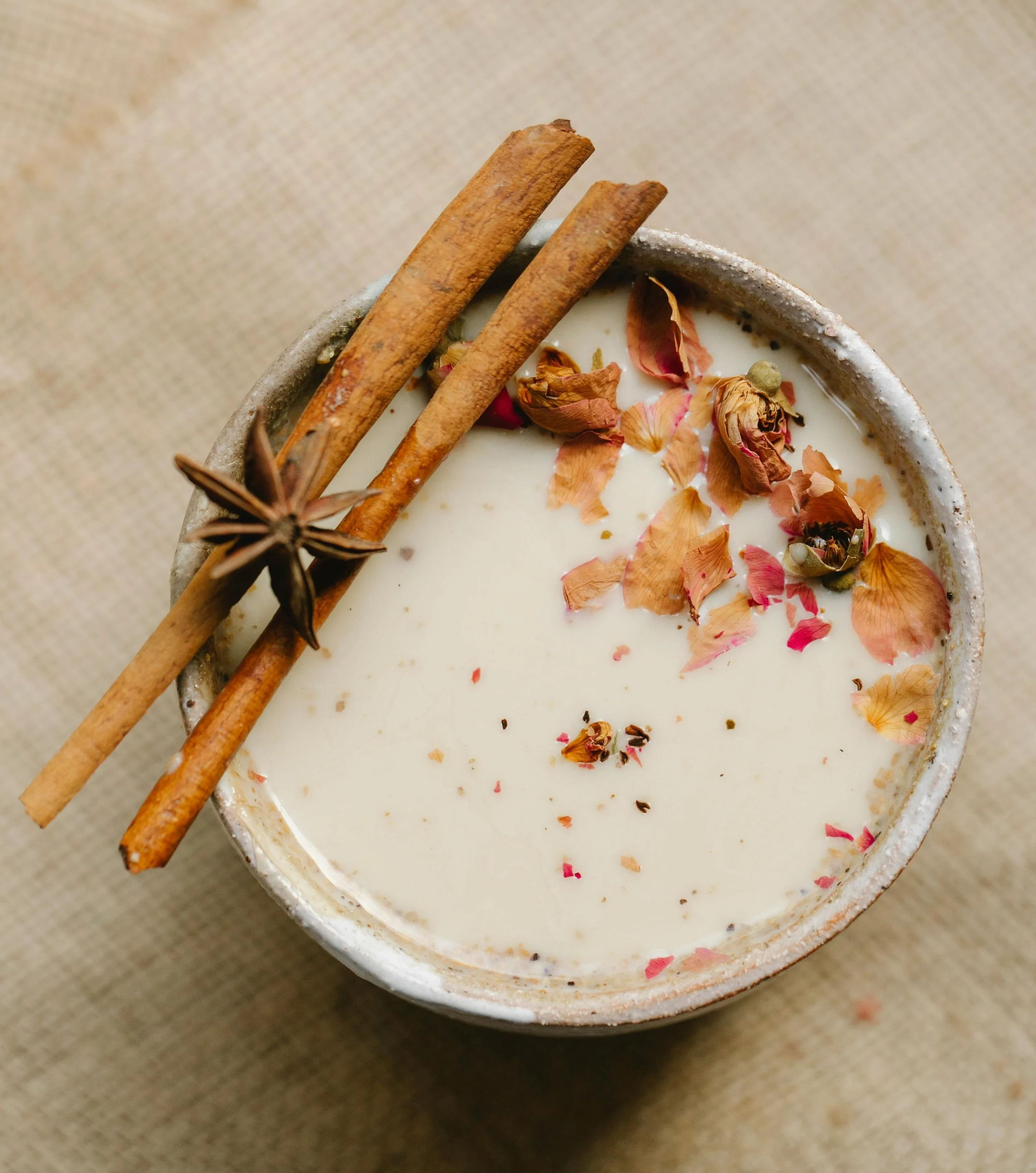 LATTE CURCUMA CANNELLE BOISSON CHAUDE ANTI INFLAMMATOIRE