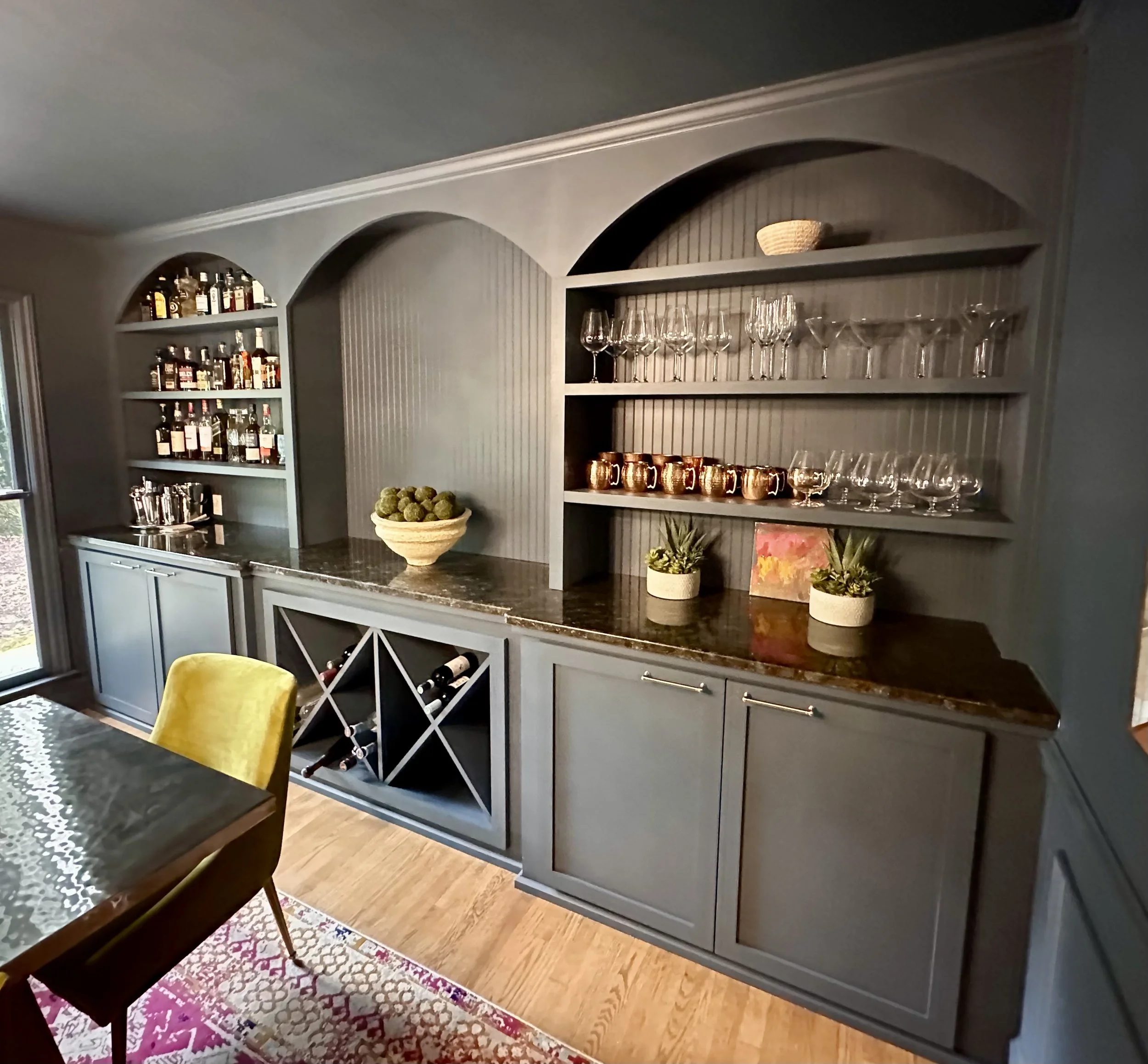 Dining room bar