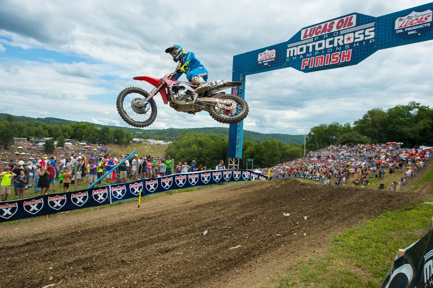 trey-canard-lucas-oil-motocross-finish-line-jump-victory.jpg