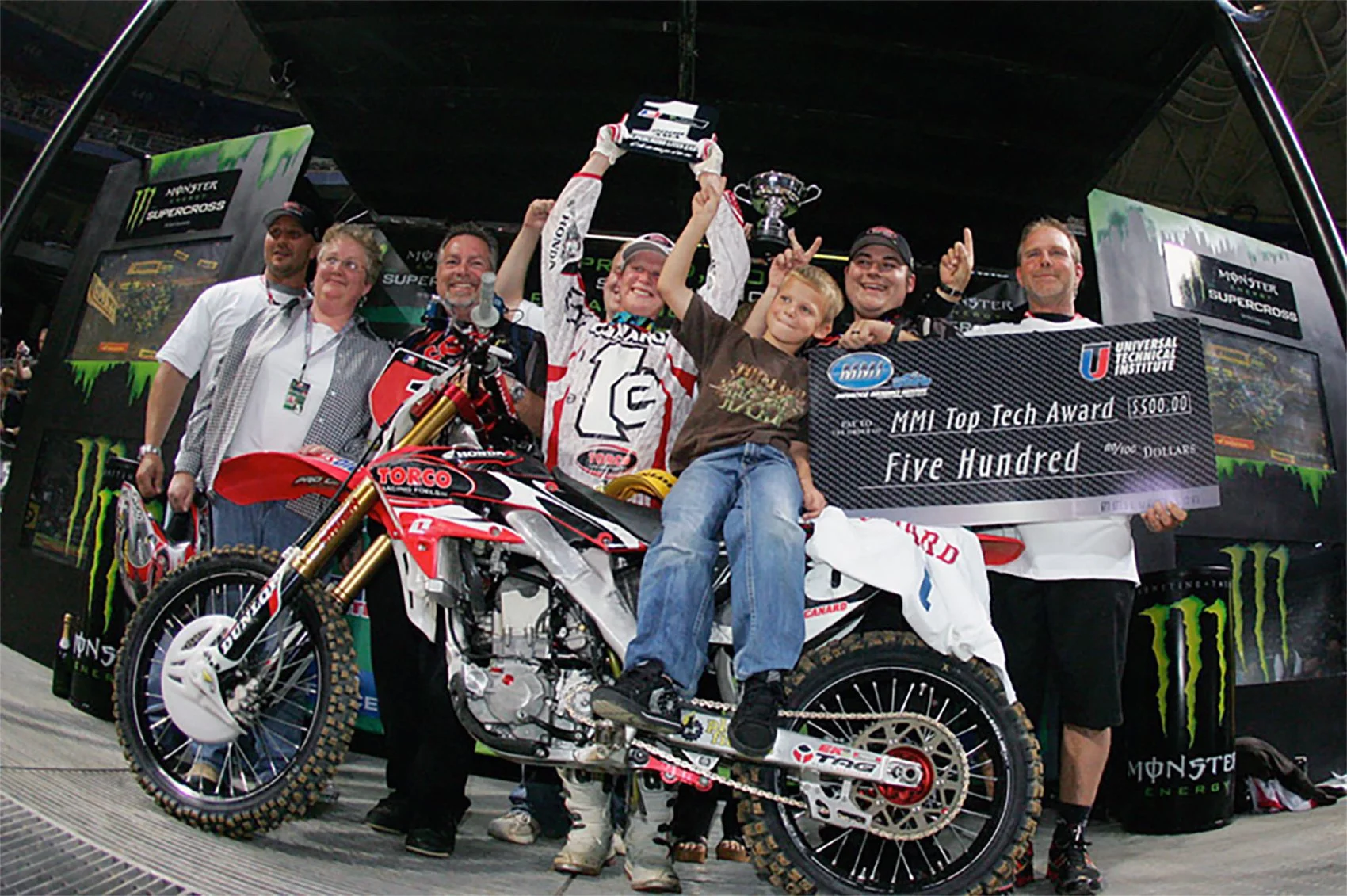 trey-canard-supercross-win-mmi-top-tech-award-family-celebration.jpg