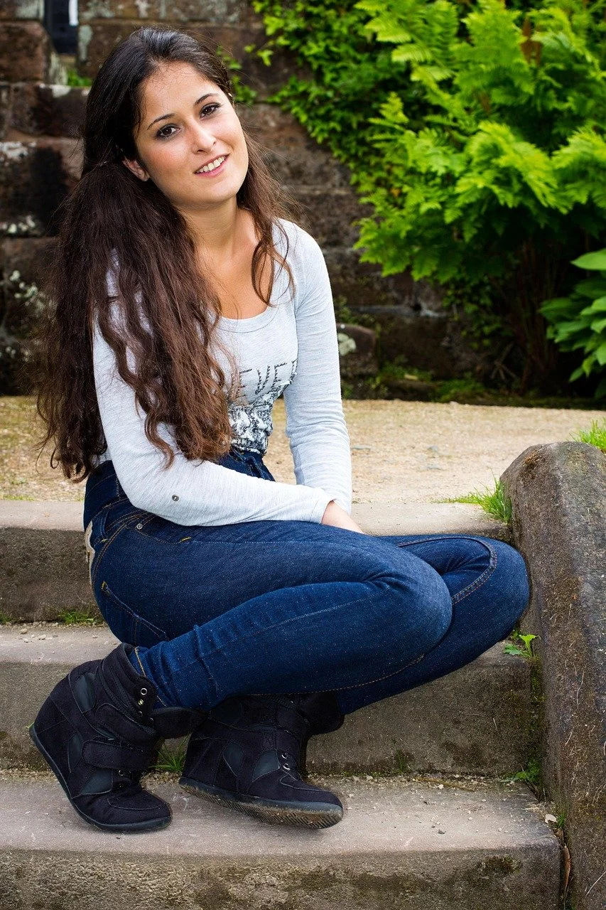 model-3707070_1280.jpg