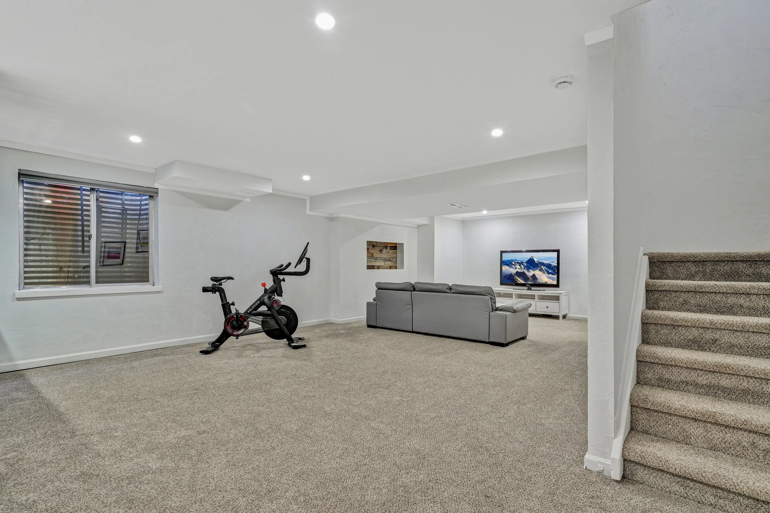 1651 Beacon Hill Dr(MLS)(UPDATE)-1.jpg