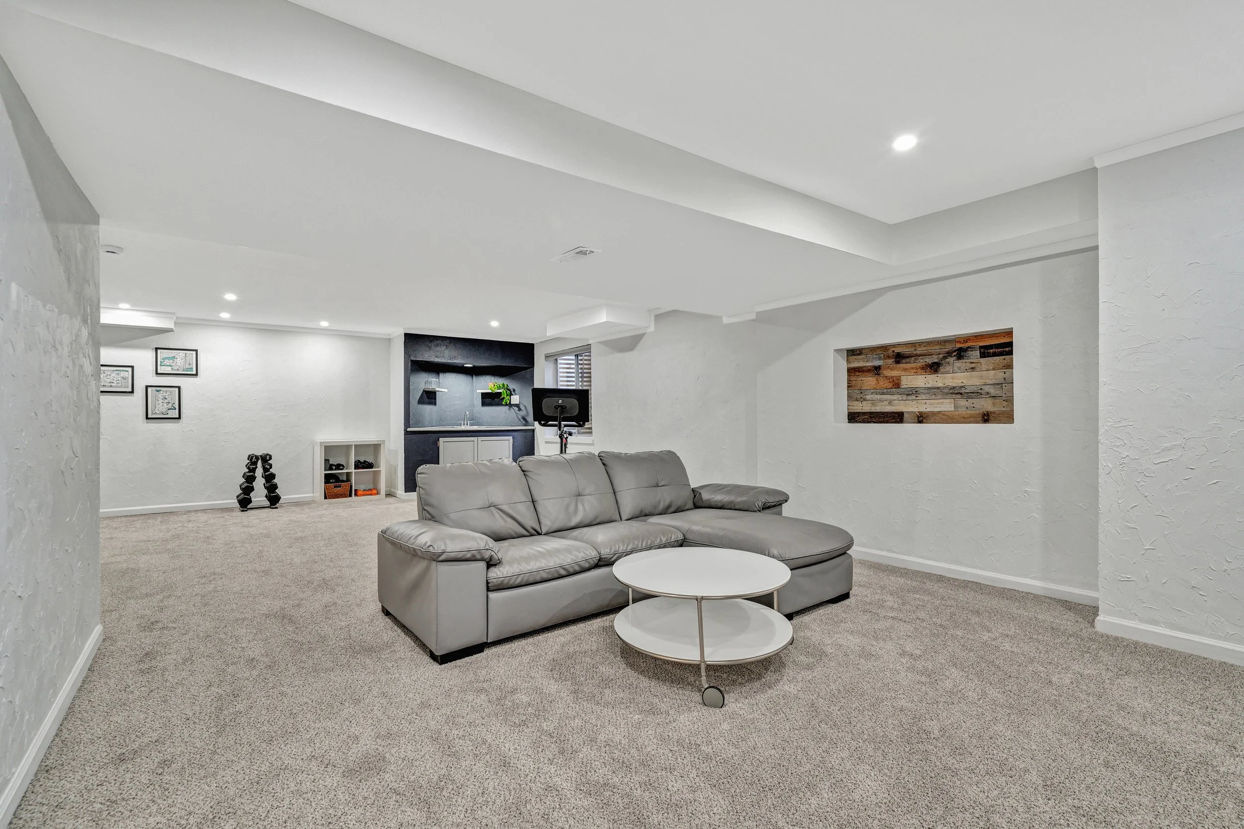 1651 Beacon Hill Dr(MLS)(UPDATE)-3.jpg