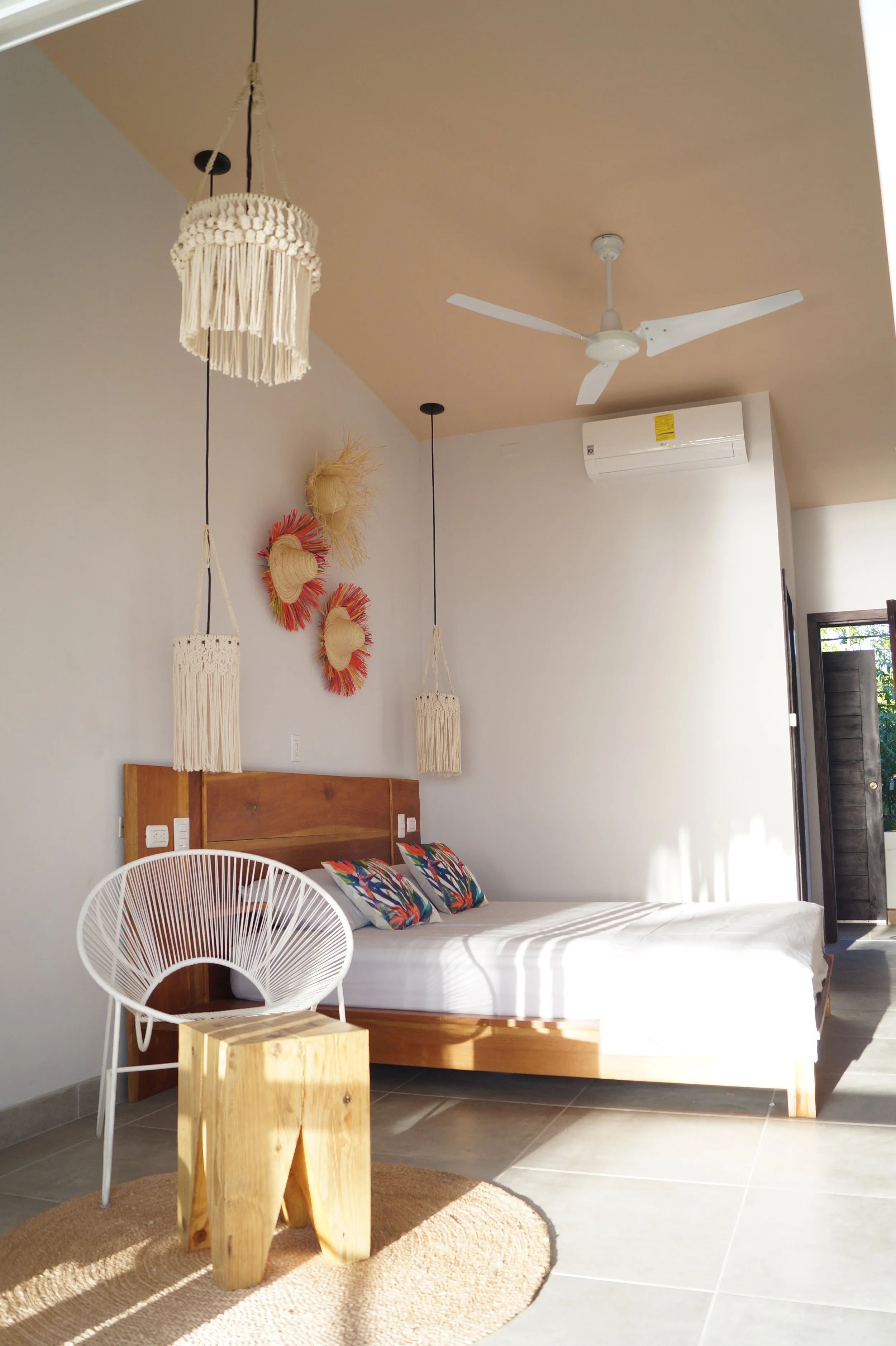 alive beach house room 7.JPG
