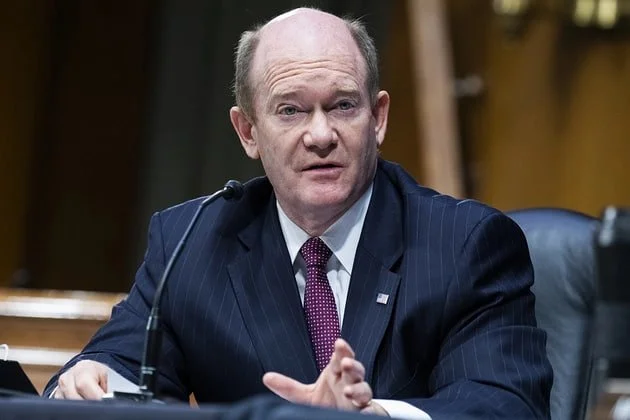 🔵 Sen. Chris Coons (D-DE)