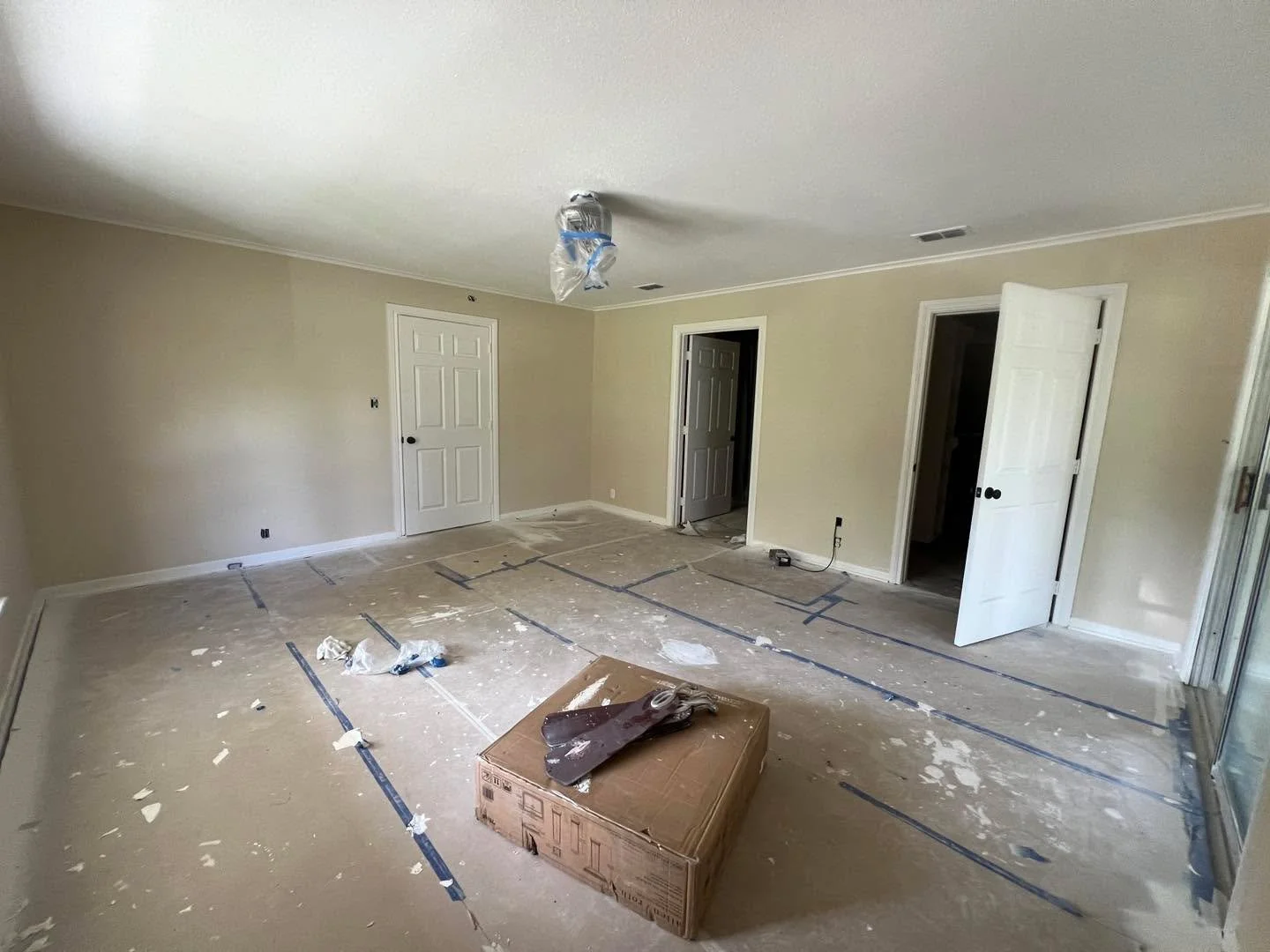 We are beyond thankful every time we get to be part of someone’s home glow-up. 🏡 Whether it’s a fresh remodel, a cozy redesign, or a complete transformation, seeing that “before & after” magic never gets old.
Here’