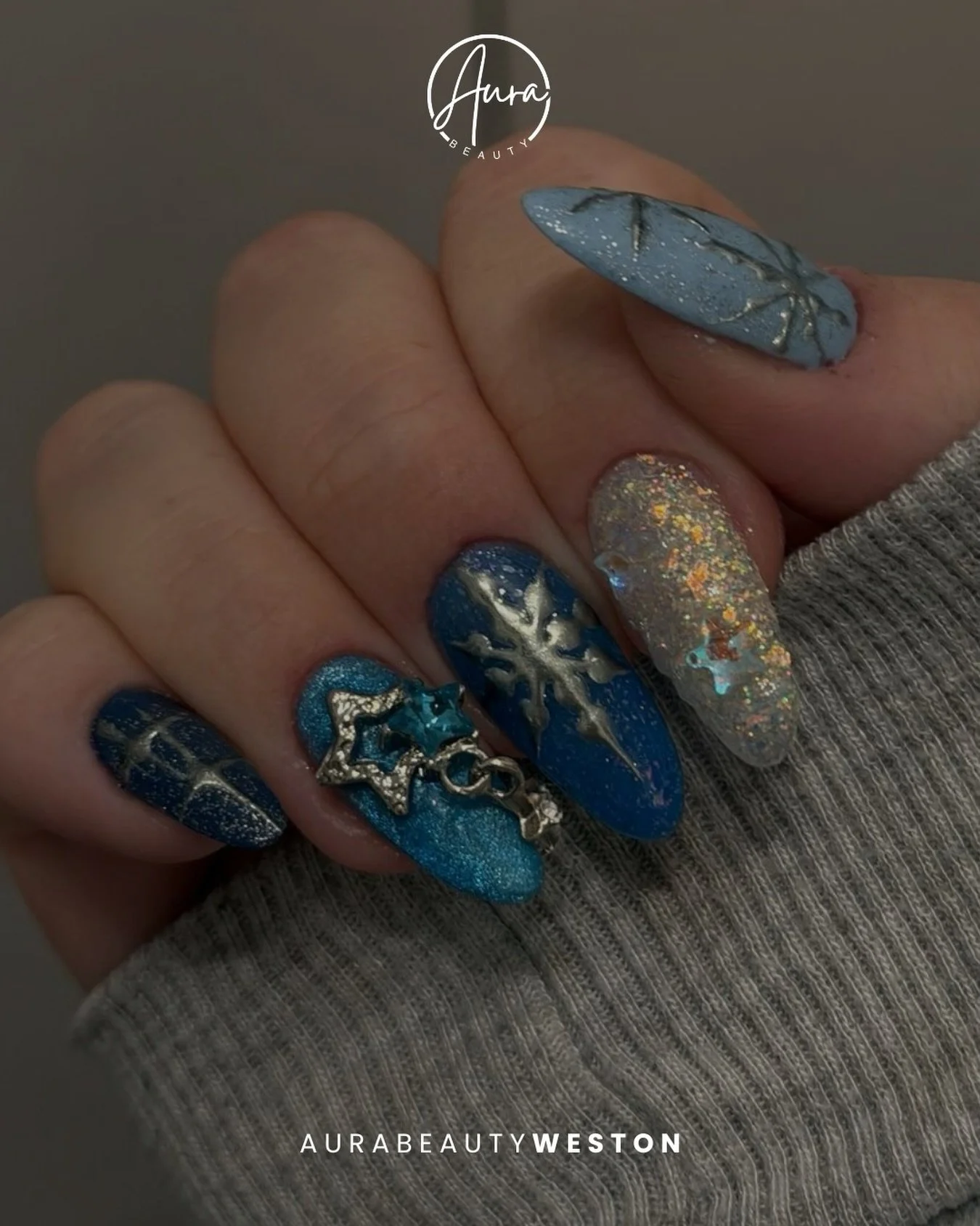 Cool tones, high shine, and details that steal the spotlight ✨

A statement set made for when subtle just isn&rsquo;t enough.

📍Reserve your appointment at Aura Beauty Weston.