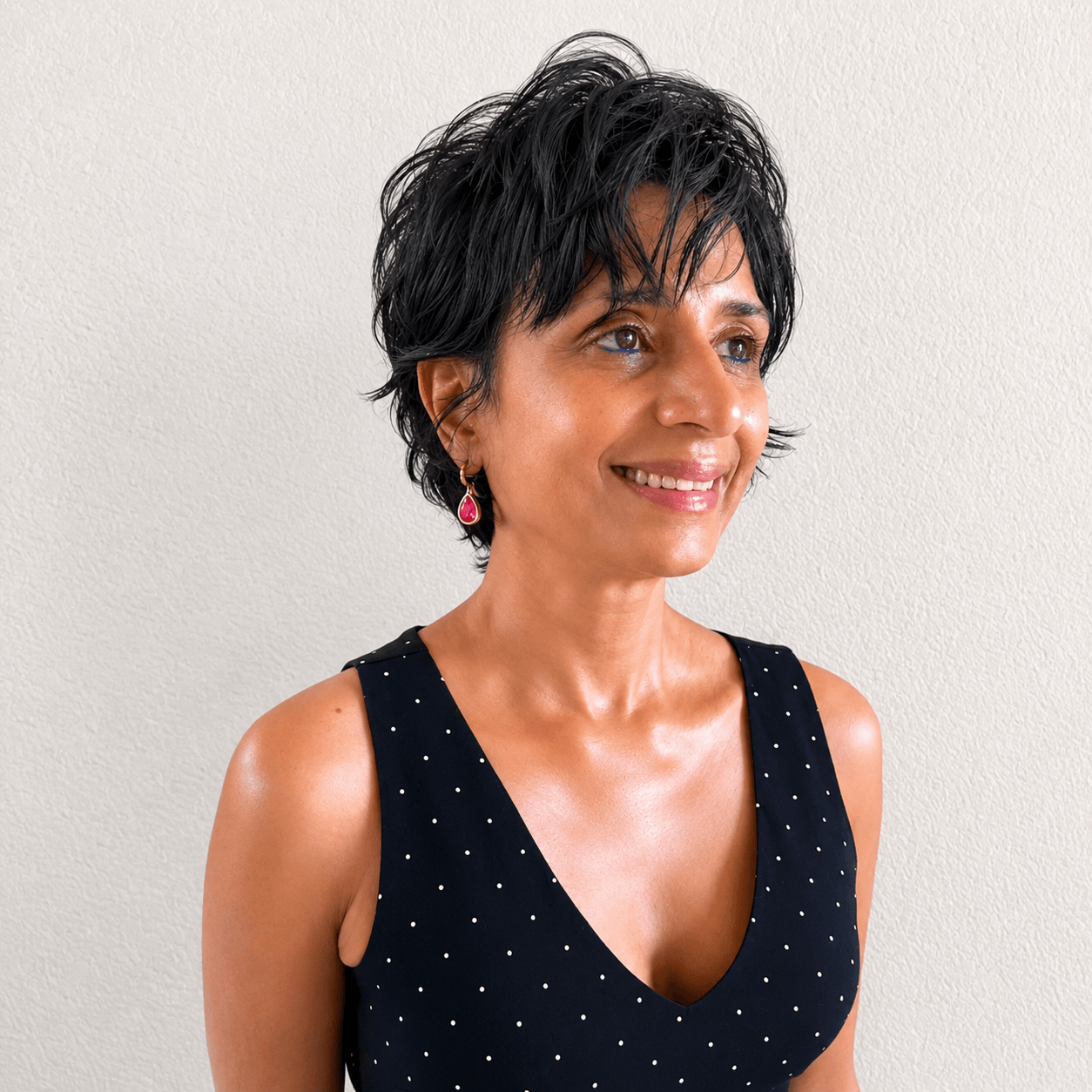 Professional portrait of Asha Paul, healthy aging educator and Board-Certified Holistic Health Practitioner.